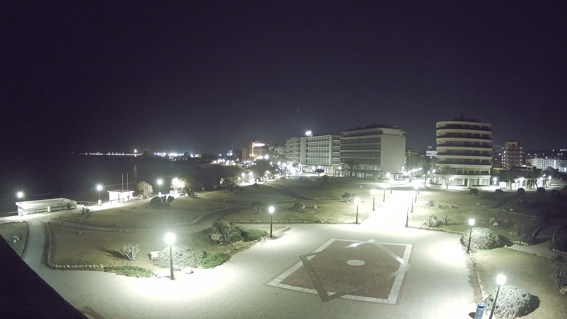 Rhodes, Paralia Enidriou Beach & Platia Enidriou Plaza Live Cam - Elli Beach, Rhodes (Ródos), Dodacanese, South Aegean (Periféreia Notíou Aigaíou), Greece