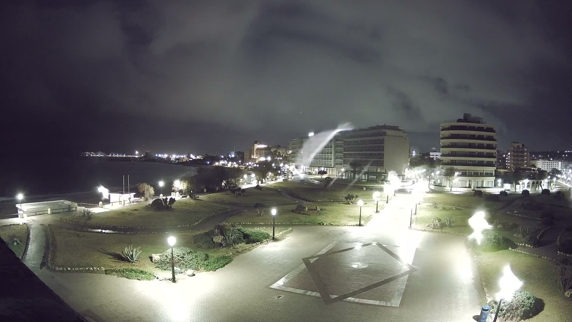 Rhodes, Paralia Enidriou Beach & Platia Enidriou Plaza Live Cam - Elli Beach, Rhodes (Ródos), Dodacanese, South Aegean (Periféreia Notíou Aigaíou), Greece