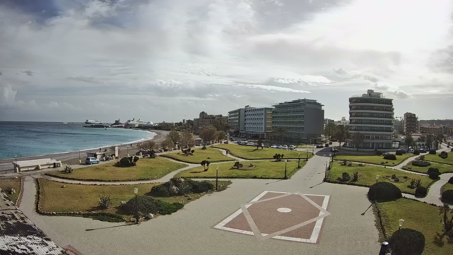 Rhodes, Paralia Enidriou Beach & Platia Enidriou Plaza Live Cam - Elli Beach, Rhodes (Ródos), Dodacanese, South Aegean (Periféreia Notíou Aigaíou), Greece