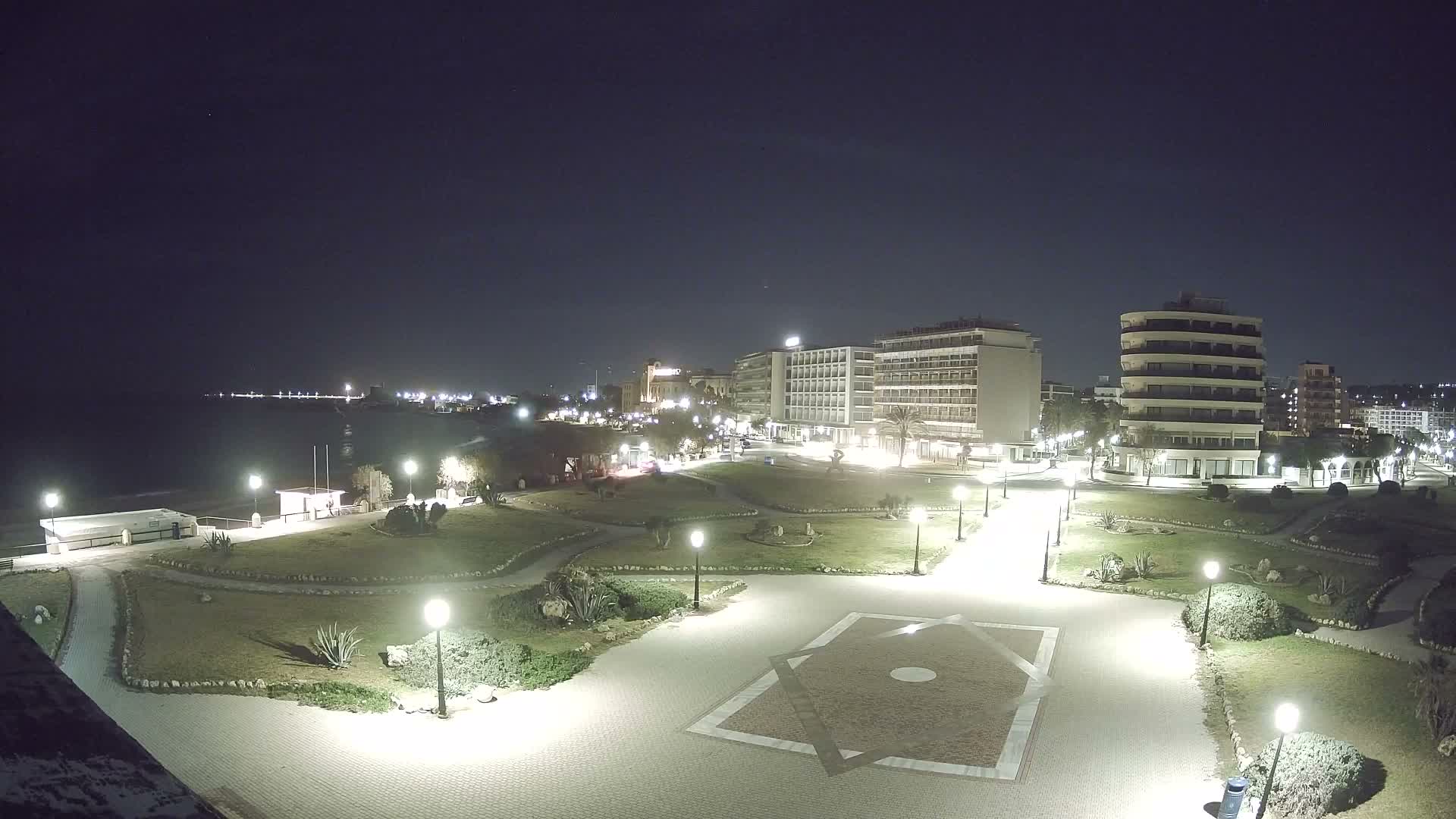 Rhodes, Paralia Enidriou Beach & Platia Enidriou Plaza Live Cam - Elli Beach, Rhodes (Ródos), Dodacanese, South Aegean (Periféreia Notíou Aigaíou), Greece