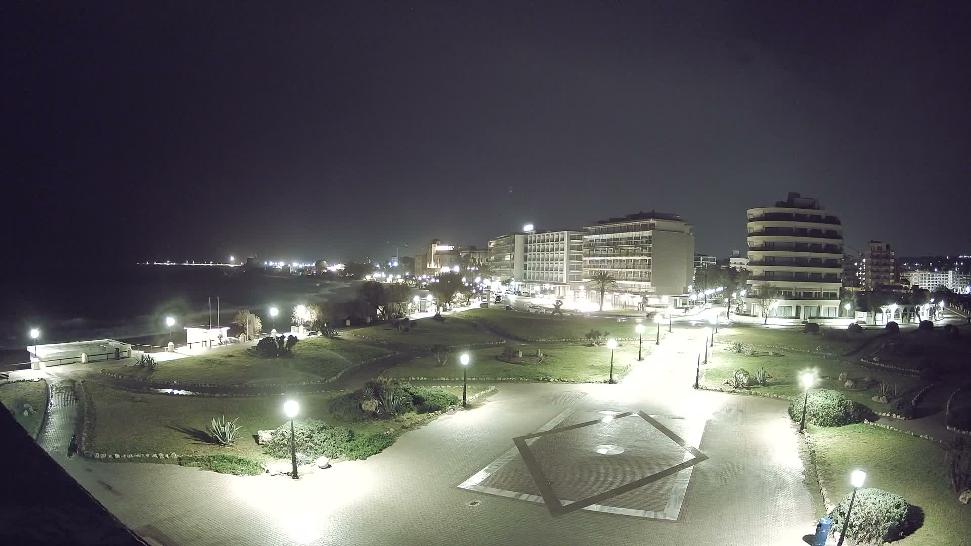 Rhodes, Paralia Enidriou Beach & Platia Enidriou Plaza Live Cam - Elli Beach, Rhodes (Ródos), Dodacanese, South Aegean (Periféreia Notíou Aigaíou), Greece