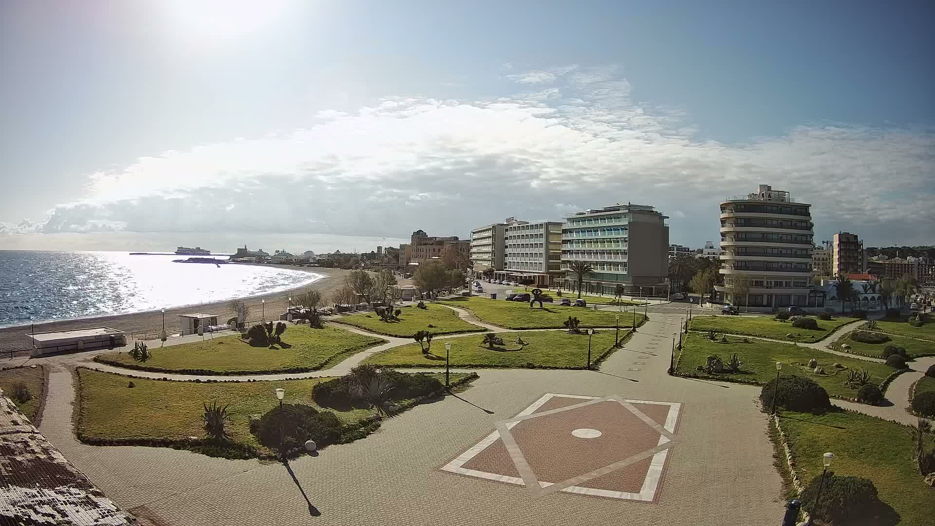 Rhodes, Paralia Enidriou Beach & Platia Enidriou Plaza Live Cam - Elli Beach, Rhodes (Ródos), Dodacanese, South Aegean (Periféreia Notíou Aigaíou), Greece
