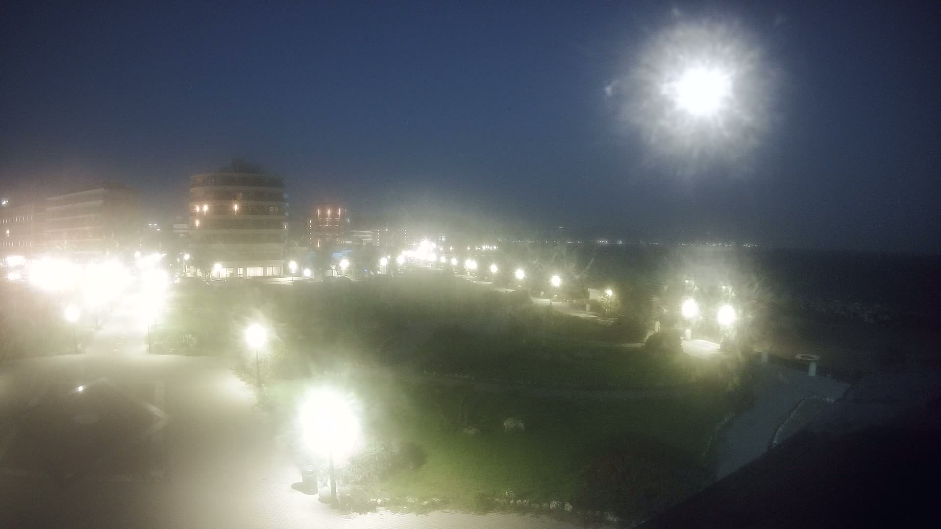 Rhodes, Paralia Elli Beach & Platia Enidriou Plaza Live Cam - Elli Beach, Rhodes (Ródos), Dodacanese, South Aegean (Periféreia Notíou Aigaíou), Greece