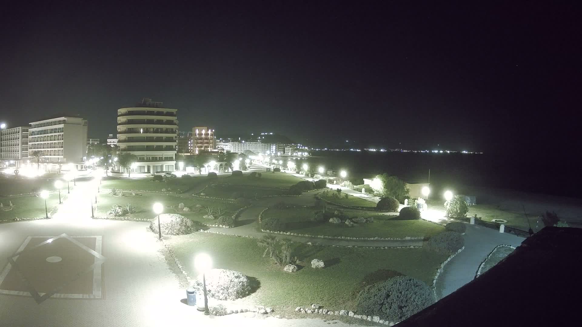 Rhodes, Paralia Elli Beach & Platia Enidriou Plaza Live Cam - Elli Beach, Rhodes (Ródos), Dodacanese, South Aegean (Periféreia Notíou Aigaíou), Greece