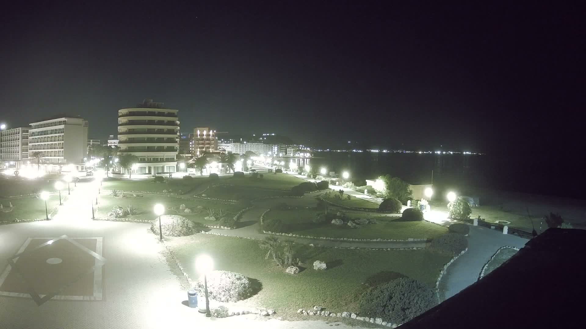 Rhodes, Paralia Elli Beach & Platia Enidriou Plaza Live Cam - Elli Beach, Rhodes (Ródos), Dodacanese, South Aegean (Periféreia Notíou Aigaíou), Greece