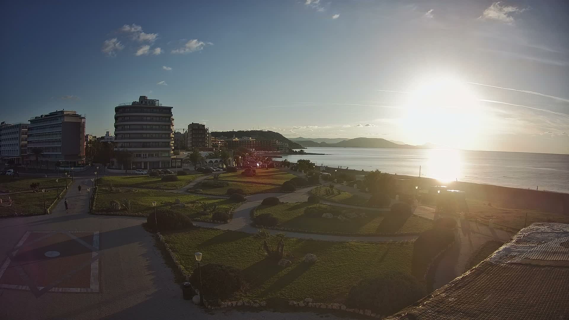 Rhodes, Paralia Elli Beach & Platia Enidriou Plaza Live Cam - Elli Beach, Rhodes (Ródos), Dodacanese, South Aegean (Periféreia Notíou Aigaíou), Greece