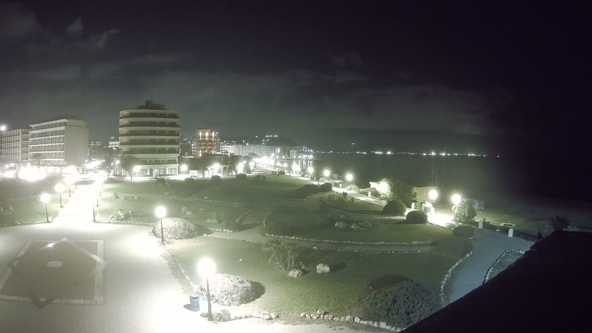 Rhodes, Paralia Elli Beach & Platia Enidriou Plaza Live Cam - Elli Beach, Rhodes (Ródos), Dodacanese, South Aegean (Periféreia Notíou Aigaíou), Greece