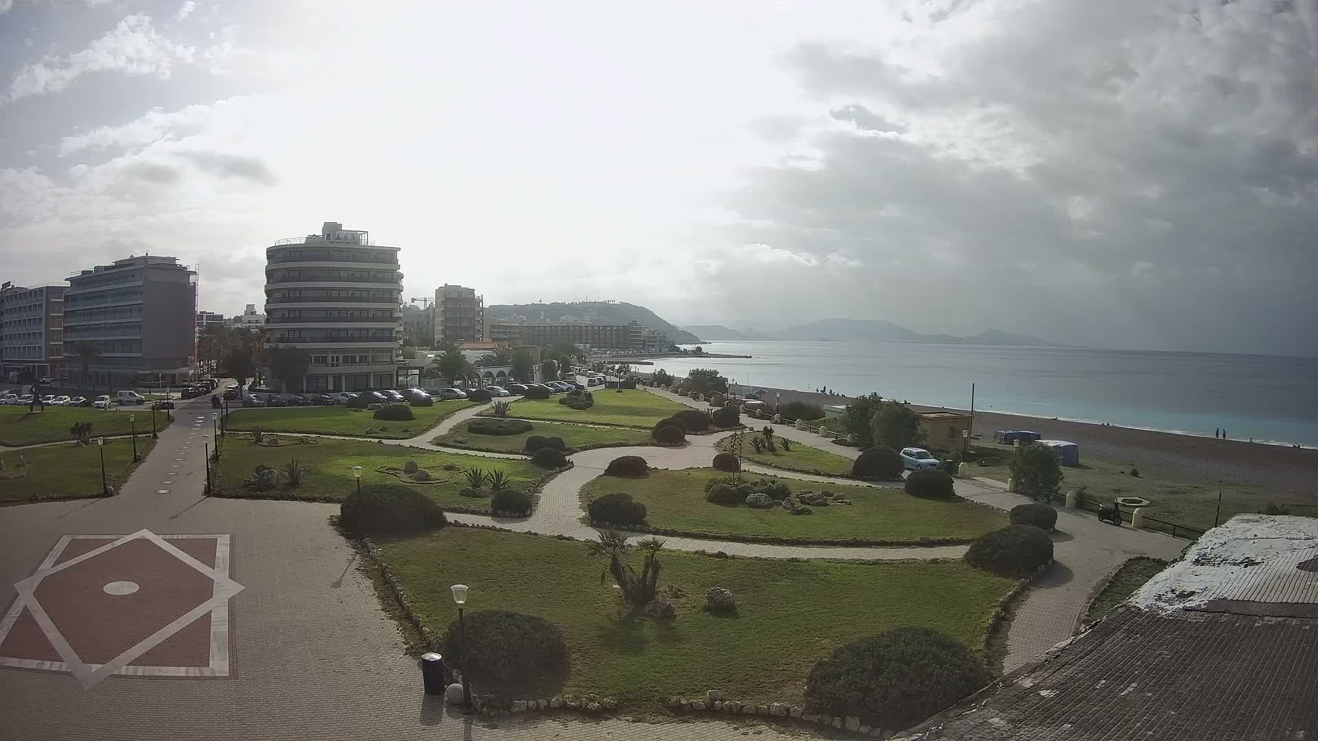 Rhodes, Paralia Elli Beach & Platia Enidriou Plaza Live Cam - Elli Beach, Rhodes (Ródos), Dodacanese, South Aegean (Periféreia Notíou Aigaíou), Greece