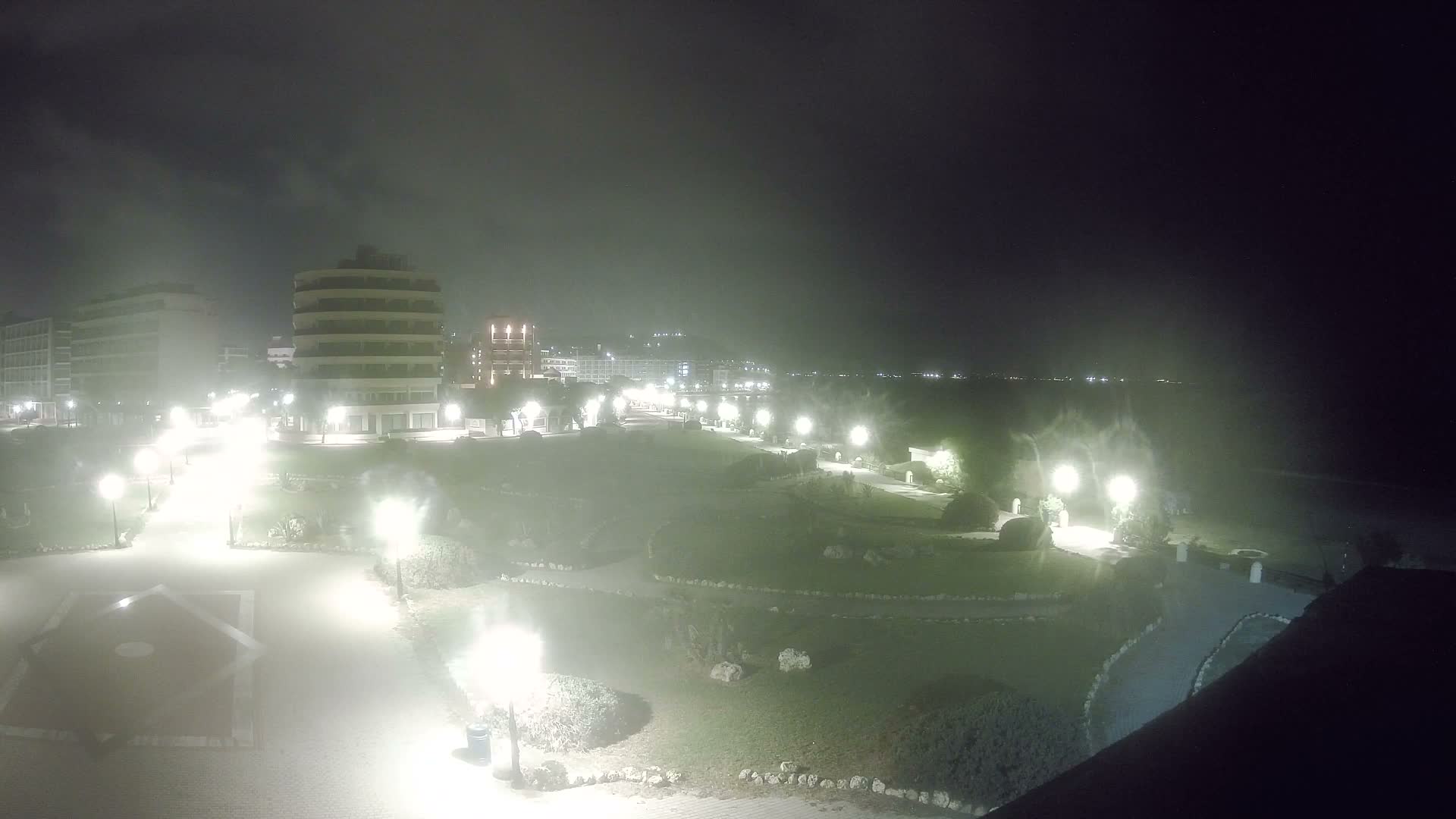 Rhodes, Paralia Elli Beach & Platia Enidriou Plaza Live Cam - Elli Beach, Rhodes (Ródos), Dodacanese, South Aegean (Periféreia Notíou Aigaíou), Greece