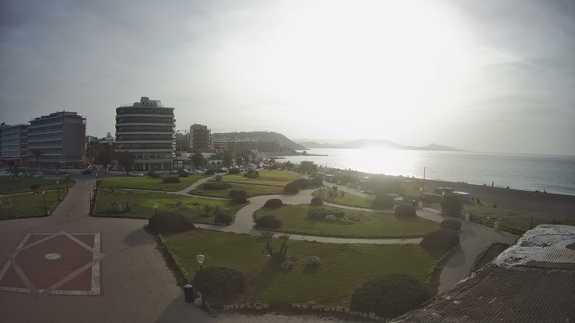 Rhodes, Paralia Elli Beach & Platia Enidriou Plaza Live Cam - Elli Beach, Rhodes (Ródos), Dodacanese, South Aegean (Periféreia Notíou Aigaíou), Greece