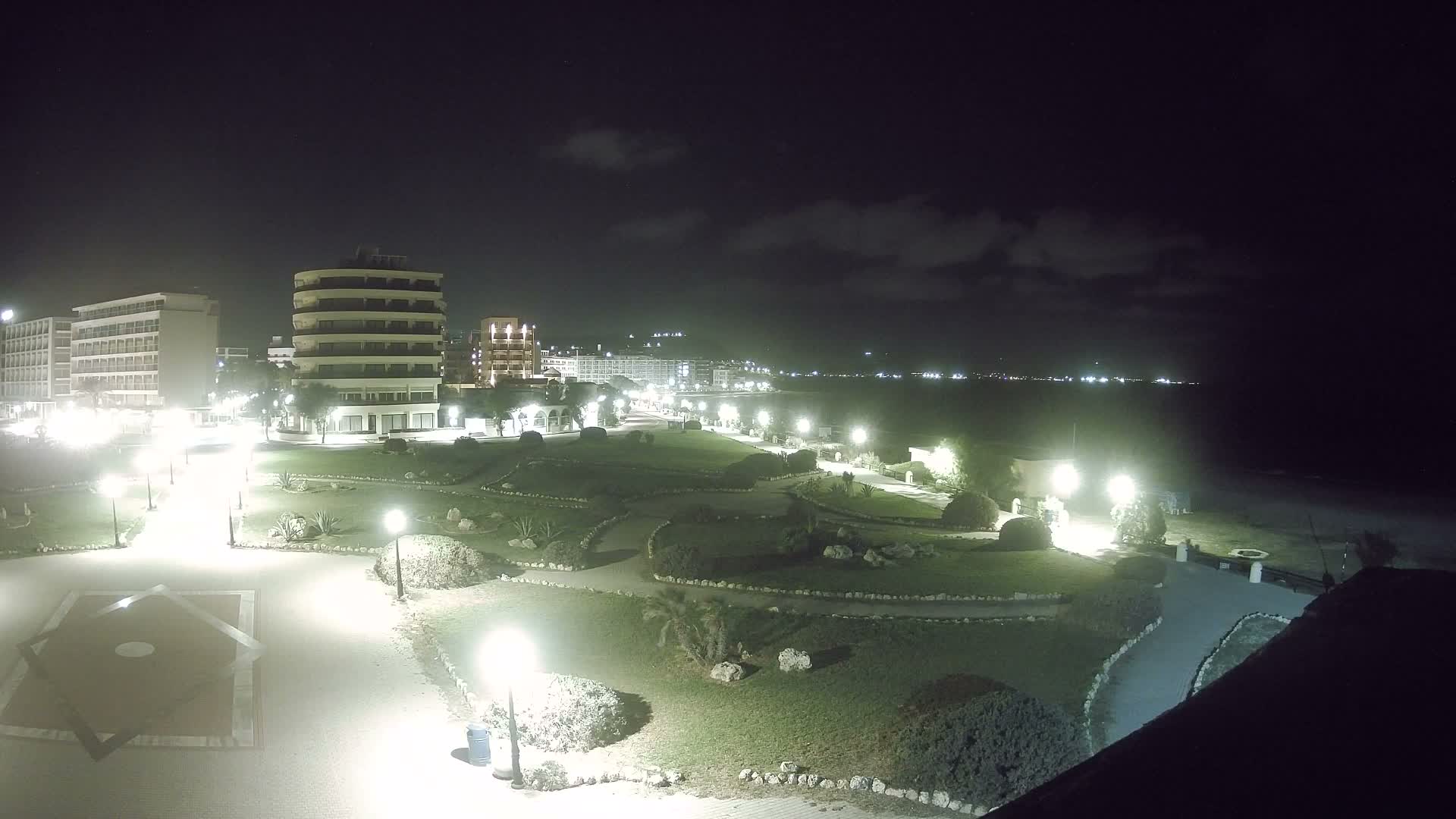 Rhodes, Paralia Elli Beach & Platia Enidriou Plaza Live Cam - Elli Beach, Rhodes (Ródos), Dodacanese, South Aegean (Periféreia Notíou Aigaíou), Greece