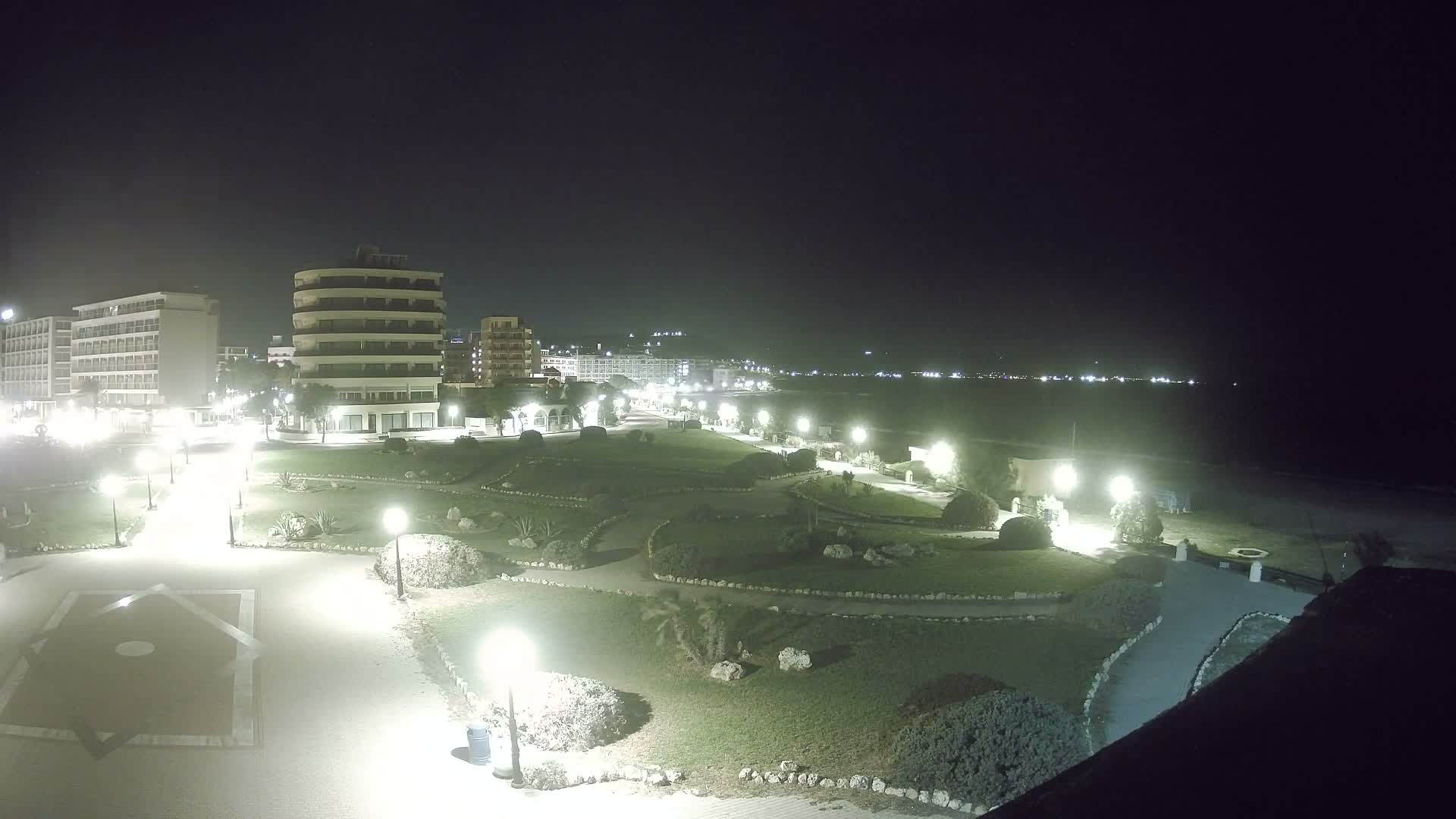 Rhodes, Paralia Elli Beach & Platia Enidriou Plaza Live Cam - Elli Beach, Rhodes (Ródos), Dodacanese, South Aegean (Periféreia Notíou Aigaíou), Greece