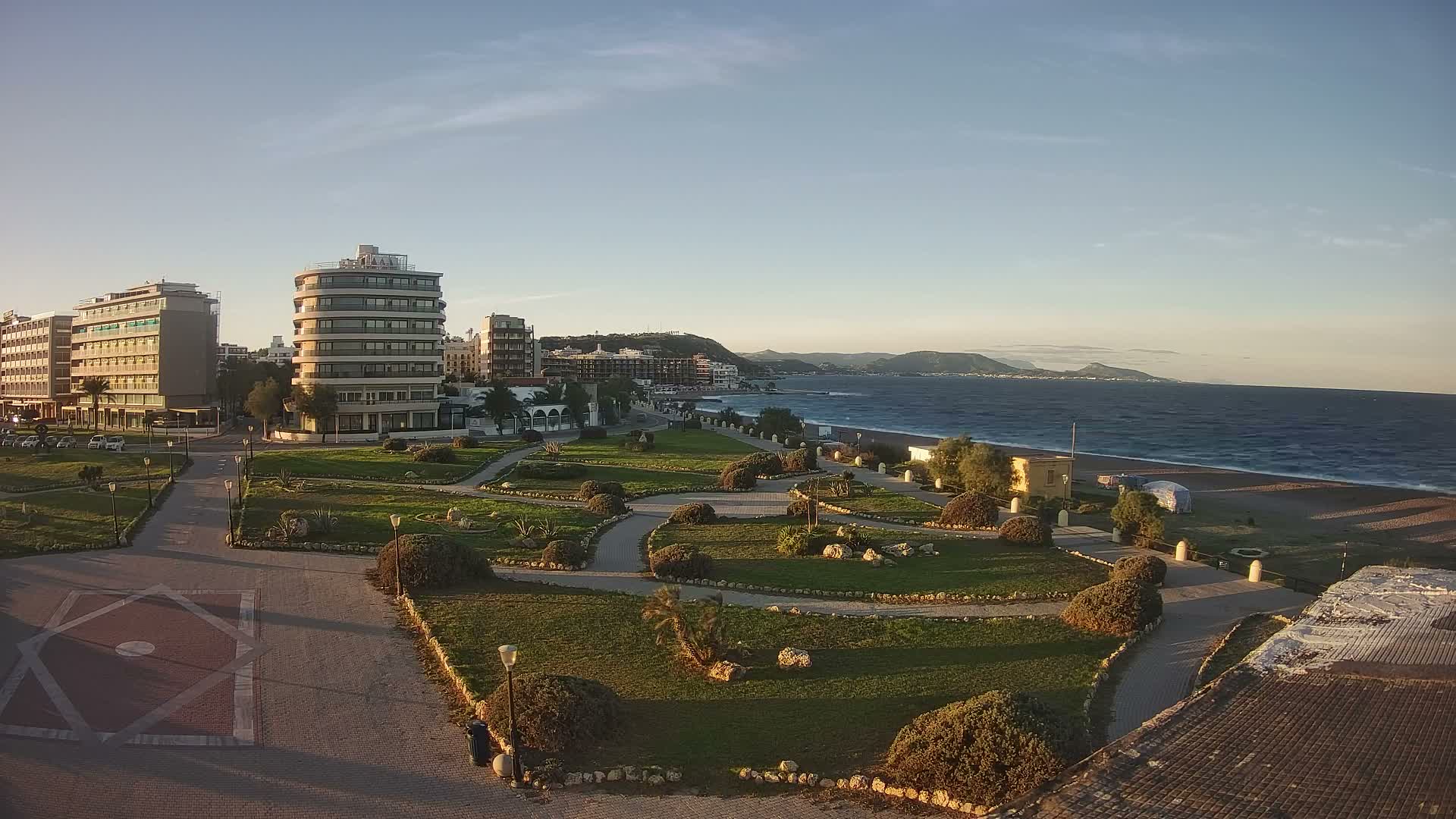 Rhodes, Paralia Elli Beach & Platia Enidriou Plaza Live Cam - Elli Beach, Rhodes (Ródos), Dodacanese, South Aegean (Periféreia Notíou Aigaíou), Greece