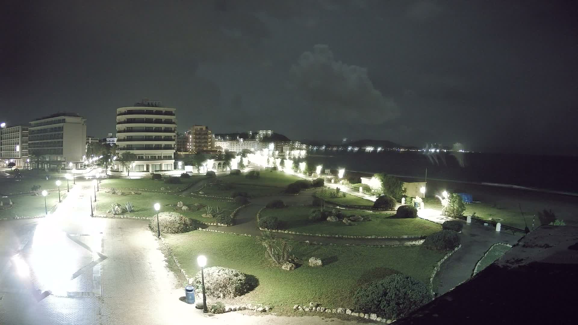 Rhodes, Paralia Elli Beach & Platia Enidriou Plaza Live Cam - Elli Beach, Rhodes (Ródos), Dodacanese, South Aegean (Periféreia Notíou Aigaíou), Greece