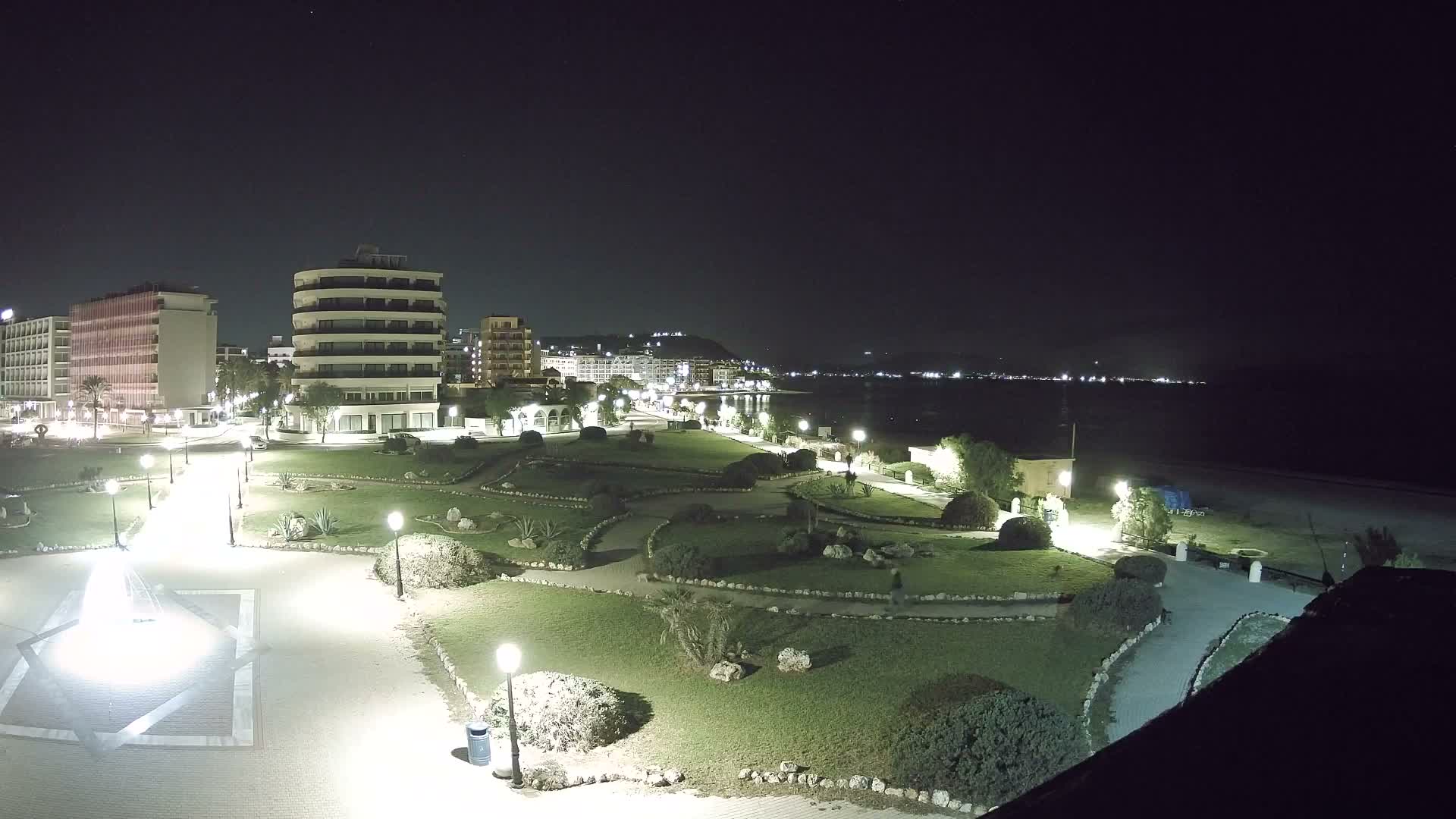 Rhodes, Paralia Elli Beach & Platia Enidriou Plaza Live Cam - Elli Beach, Rhodes (Ródos), Dodacanese, South Aegean (Periféreia Notíou Aigaíou), Greece