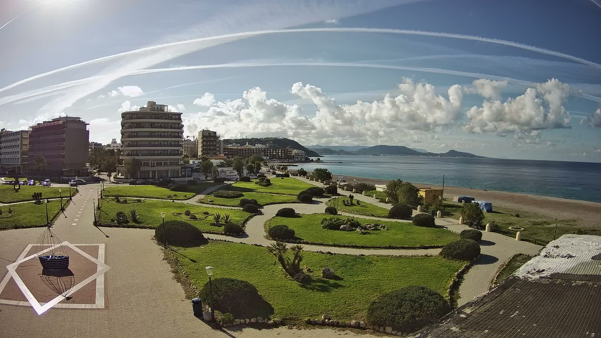 Rhodes, Paralia Elli Beach & Platia Enidriou Plaza Live Cam - Elli Beach, Rhodes (Ródos), Dodacanese, South Aegean (Periféreia Notíou Aigaíou), Greece