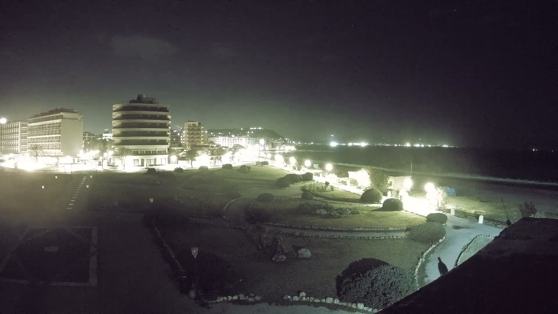 Rhodes, Paralia Elli Beach & Platia Enidriou Plaza Live Cam - Elli Beach, Rhodes (Ródos), Dodacanese, South Aegean (Periféreia Notíou Aigaíou), Greece