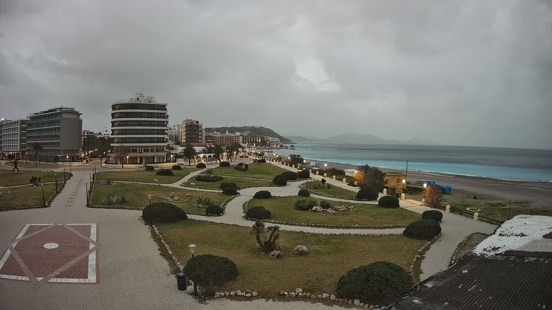 Rhodes, Paralia Elli Beach & Platia Enidriou Plaza Live Cam - Elli Beach, Rhodes (Ródos), Dodacanese, South Aegean (Periféreia Notíou Aigaíou), Greece