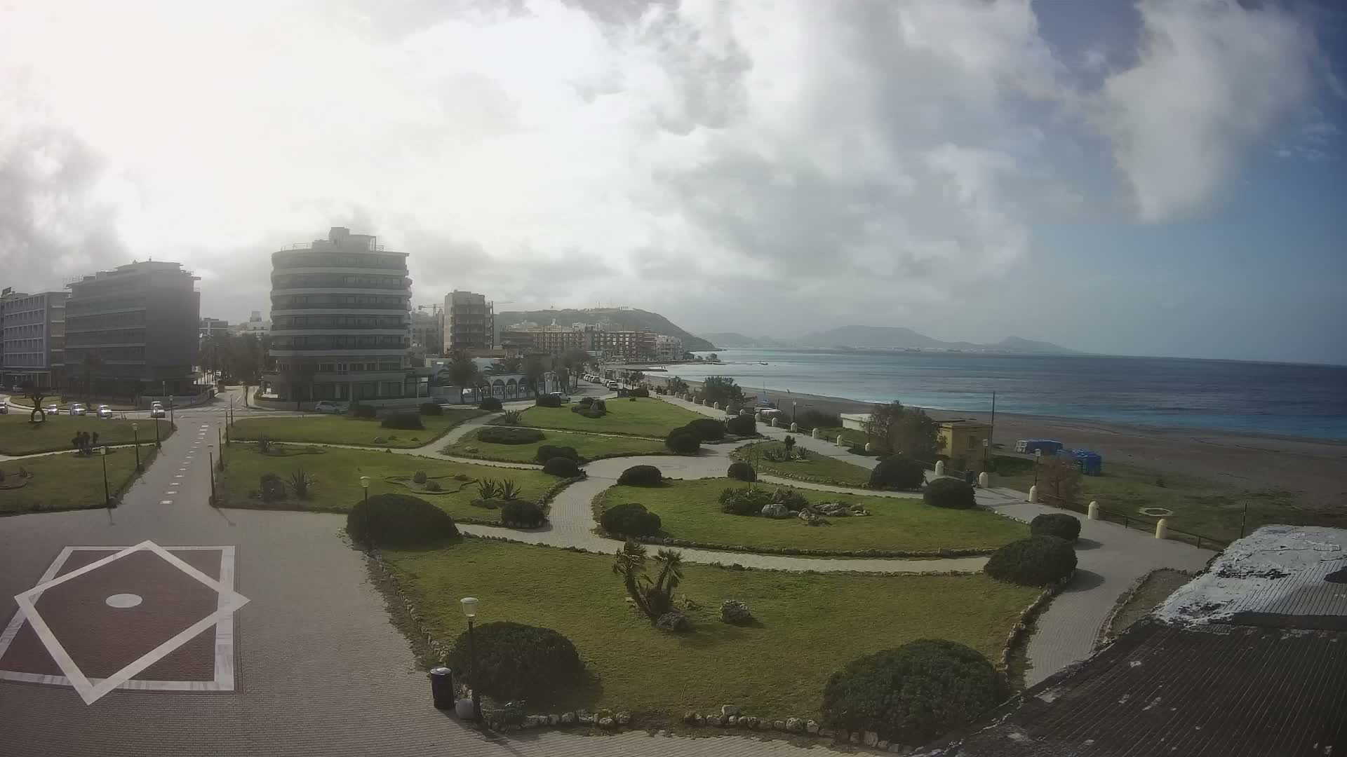 Rhodes, Paralia Elli Beach & Platia Enidriou Plaza Live Cam - Elli Beach, Rhodes (Ródos), Dodacanese, South Aegean (Periféreia Notíou Aigaíou), Greece