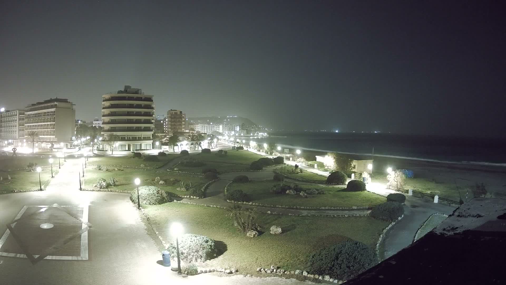Rhodes, Paralia Elli Beach & Platia Enidriou Plaza Live Cam - Elli Beach, Rhodes (Ródos), Dodacanese, South Aegean (Periféreia Notíou Aigaíou), Greece