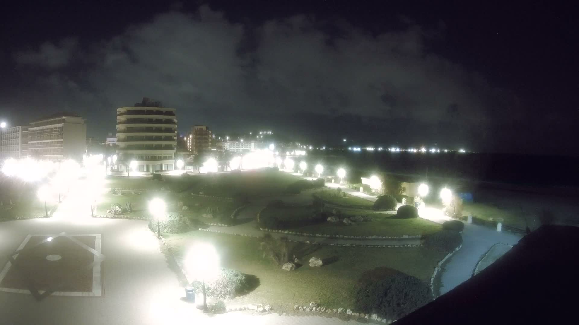 Rhodes, Paralia Elli Beach & Platia Enidriou Plaza Live Cam - Elli Beach, Rhodes (Ródos), Dodacanese, South Aegean (Periféreia Notíou Aigaíou), Greece