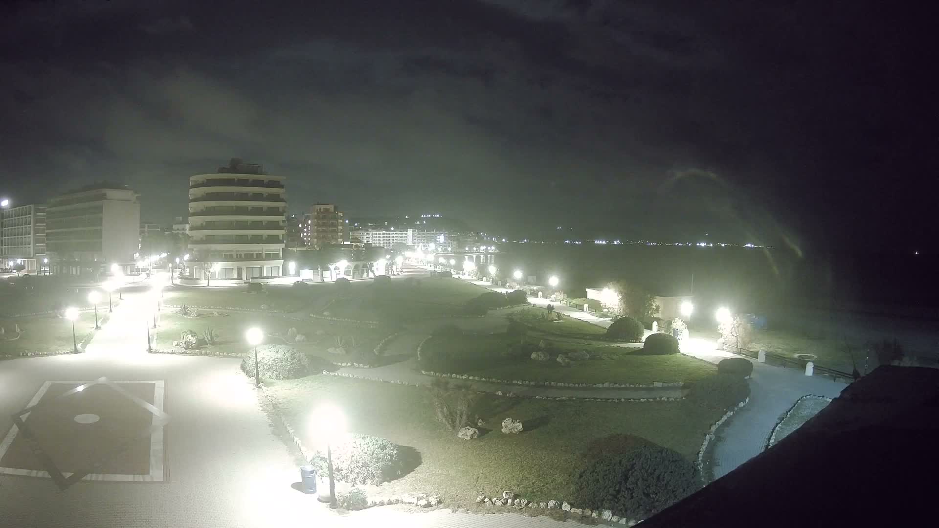 Rhodes, Paralia Elli Beach & Platia Enidriou Plaza Live Cam - Elli Beach, Rhodes (Ródos), Dodacanese, South Aegean (Periféreia Notíou Aigaíou), Greece