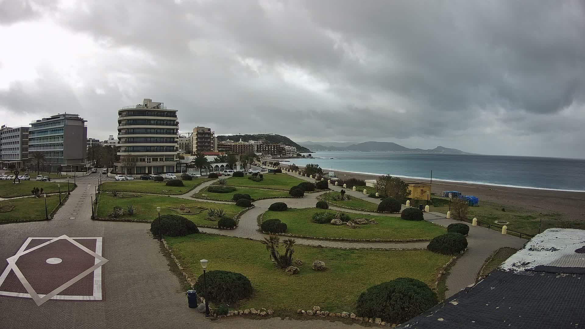 Rhodes, Paralia Elli Beach & Platia Enidriou Plaza Live Cam - Elli Beach, Rhodes (Ródos), Dodacanese, South Aegean (Periféreia Notíou Aigaíou), Greece