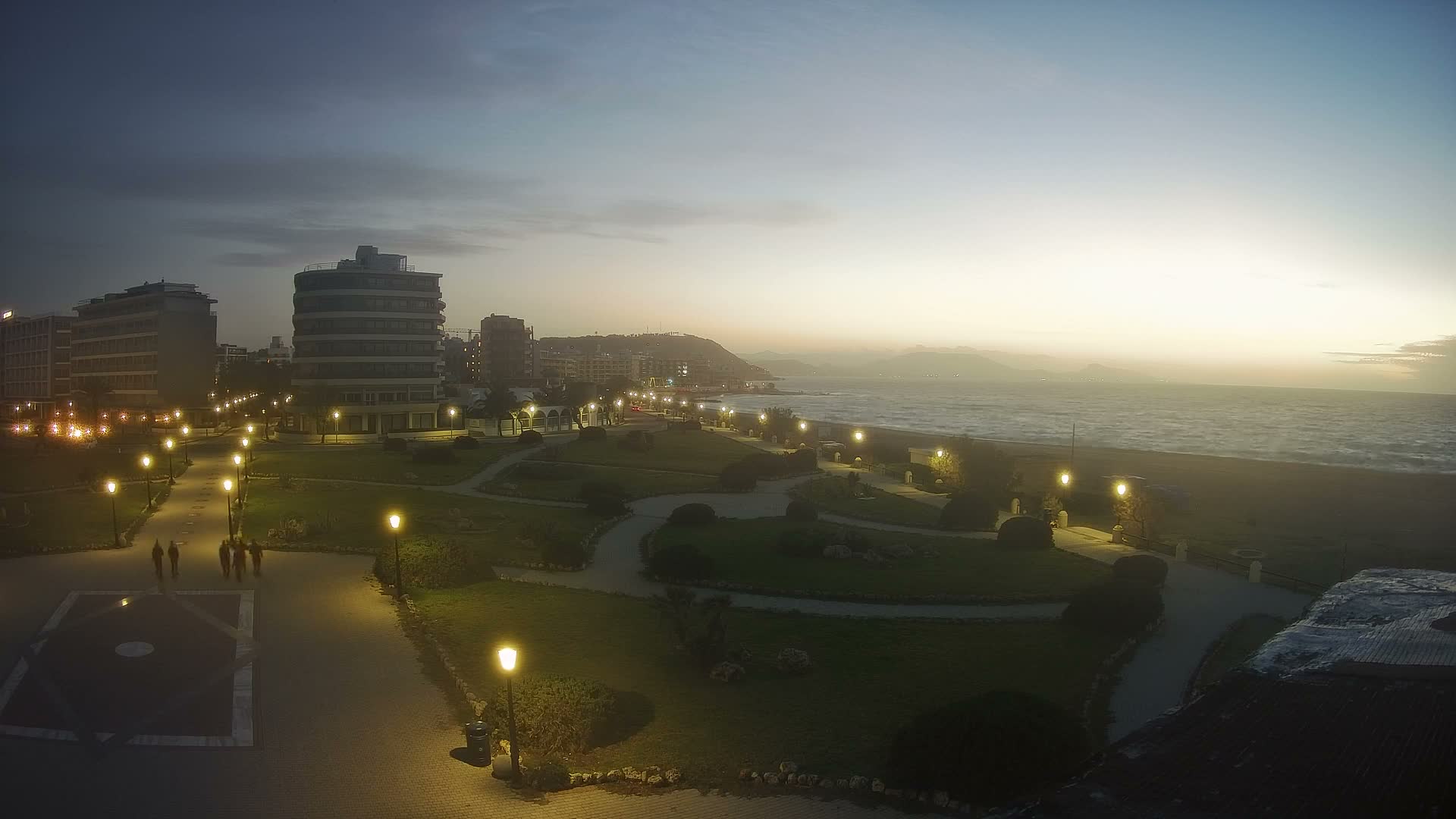 Rhodes, Paralia Elli Beach & Platia Enidriou Plaza Live Cam - Elli Beach, Rhodes (Ródos), Dodacanese, South Aegean (Periféreia Notíou Aigaíou), Greece