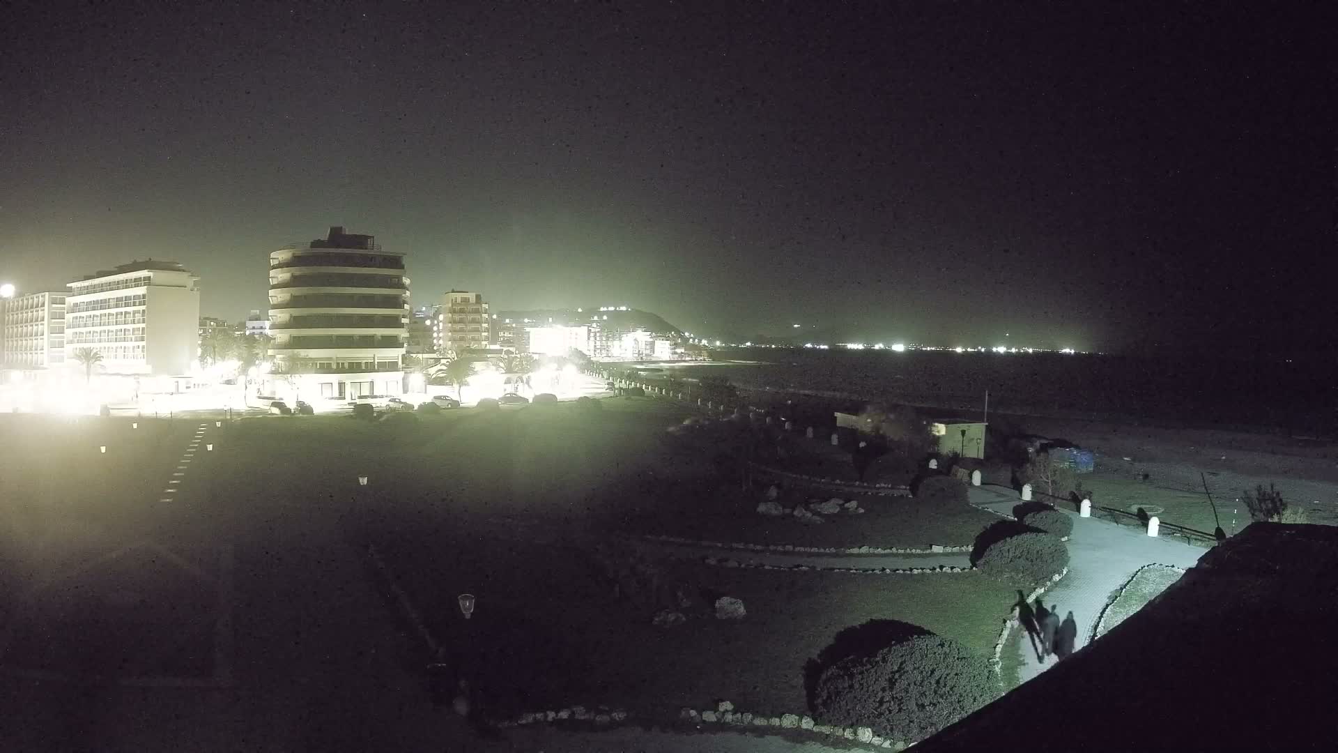 Rhodes, Paralia Elli Beach & Platia Enidriou Plaza Live Cam - Elli Beach, Rhodes (Ródos), Dodacanese, South Aegean (Periféreia Notíou Aigaíou), Greece
