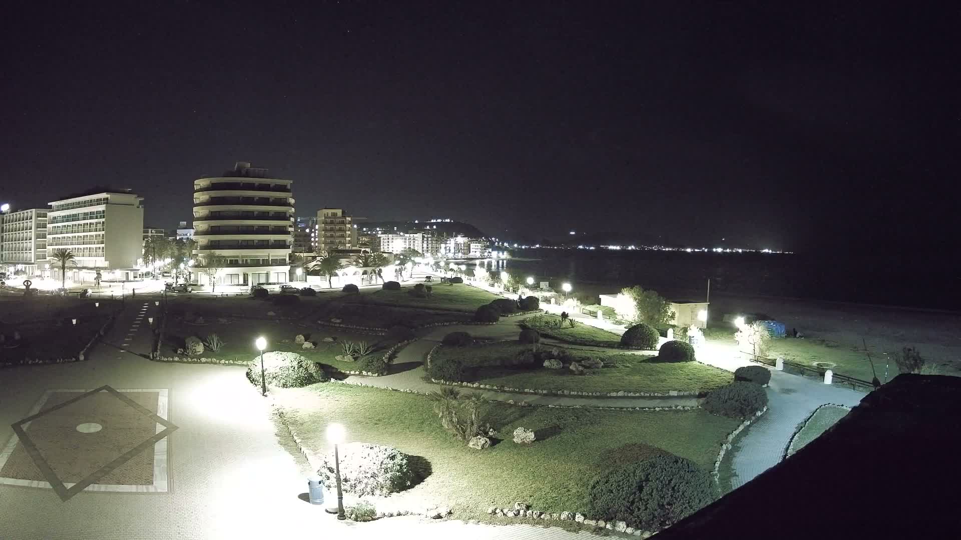 Rhodes, Paralia Elli Beach & Platia Enidriou Plaza Live Cam - Elli Beach, Rhodes (Ródos), Dodacanese, South Aegean (Periféreia Notíou Aigaíou), Greece