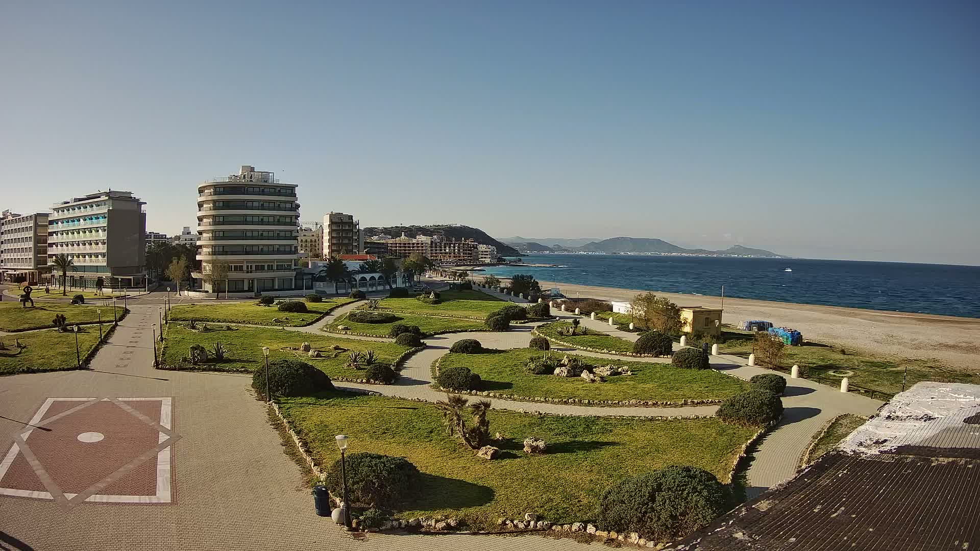 Rhodes, Paralia Elli Beach & Platia Enidriou Plaza Live Cam - Elli Beach, Rhodes (Ródos), Dodacanese, South Aegean (Periféreia Notíou Aigaíou), Greece