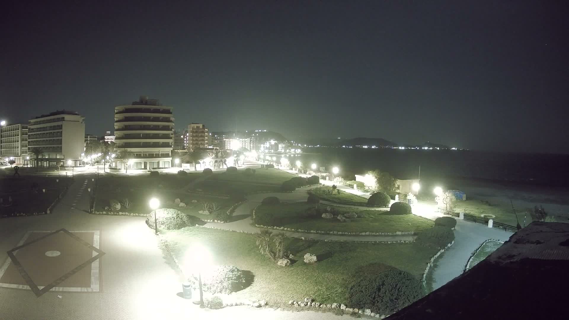 Rhodes, Paralia Elli Beach & Platia Enidriou Plaza Live Cam - Elli Beach, Rhodes (Ródos), Dodacanese, South Aegean (Periféreia Notíou Aigaíou), Greece