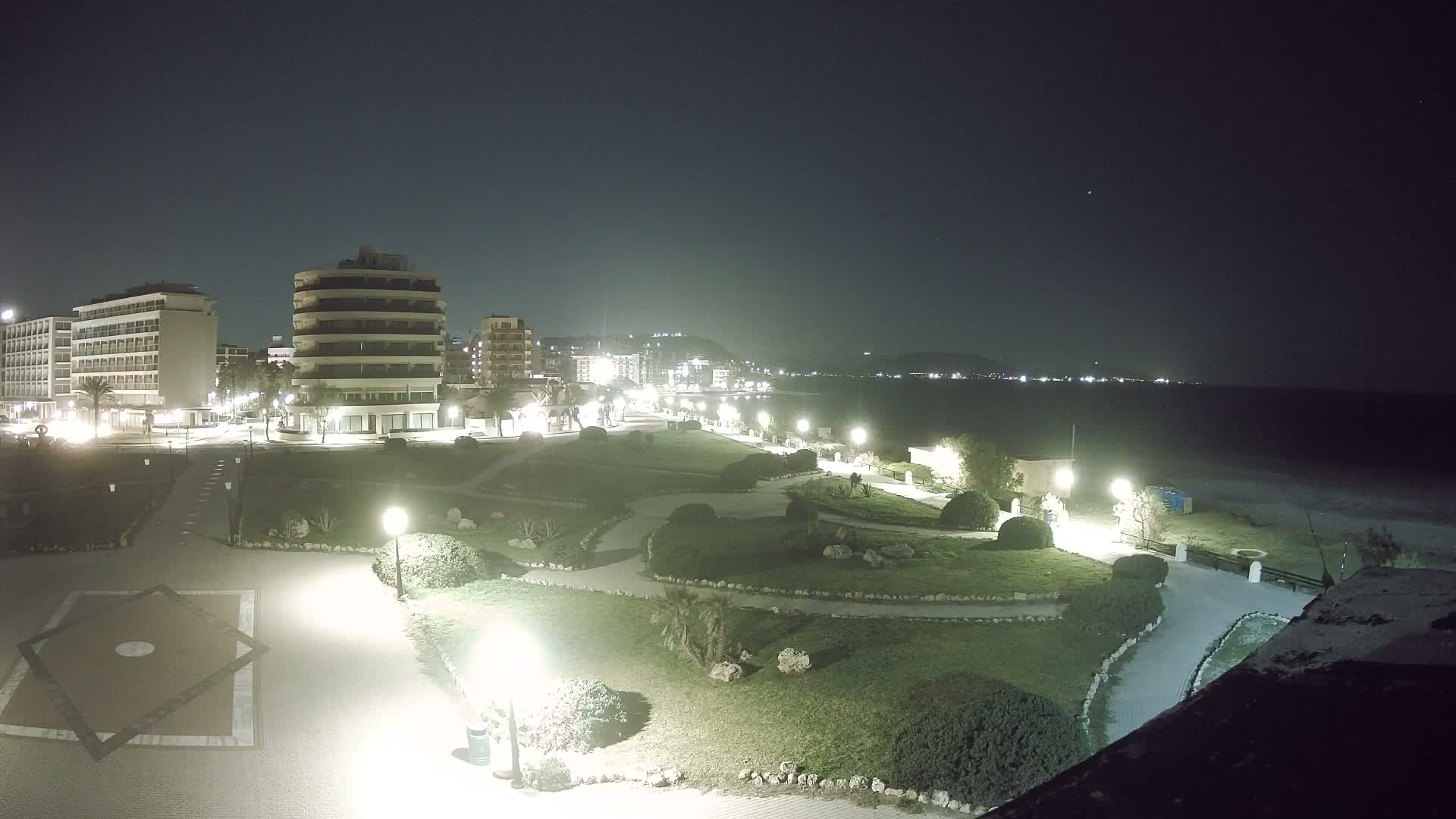 Rhodes, Paralia Elli Beach & Platia Enidriou Plaza Live Cam - Elli Beach, Rhodes (Ródos), Dodacanese, South Aegean (Periféreia Notíou Aigaíou), Greece