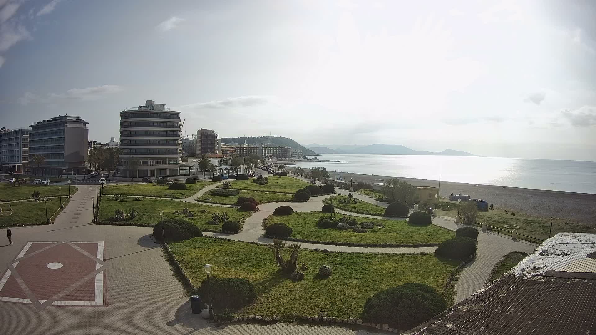 Rhodes, Paralia Elli Beach & Platia Enidriou Plaza Live Cam - Elli Beach, Rhodes (Ródos), Dodacanese, South Aegean (Periféreia Notíou Aigaíou), Greece