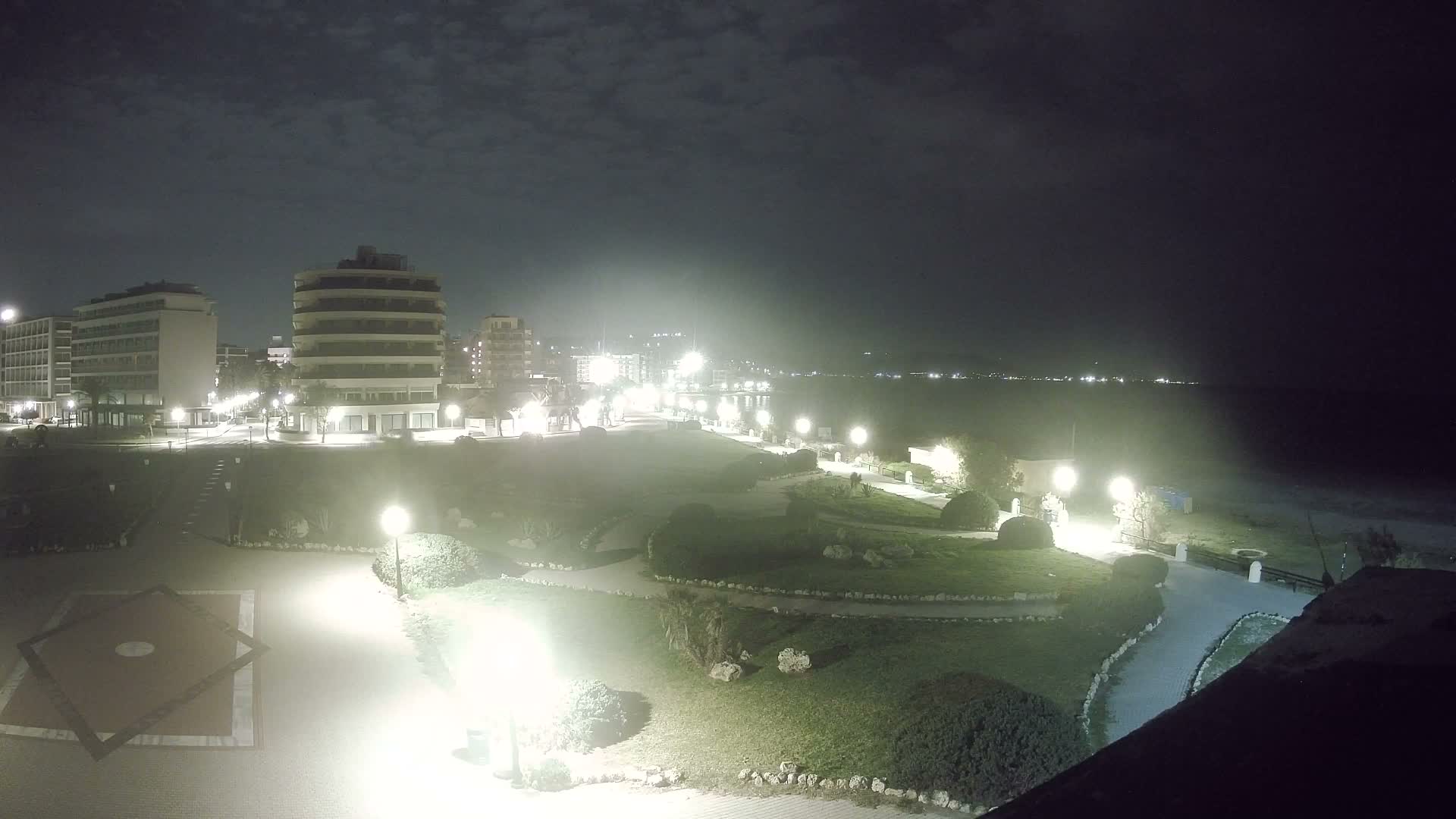 Rhodes, Paralia Elli Beach & Platia Enidriou Plaza Live Cam - Elli Beach, Rhodes (Ródos), Dodacanese, South Aegean (Periféreia Notíou Aigaíou), Greece