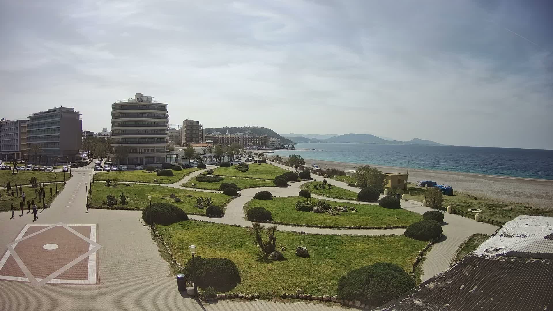 Rhodes, Paralia Elli Beach & Platia Enidriou Plaza Live Cam - Elli Beach, Rhodes (Ródos), Dodacanese, South Aegean (Periféreia Notíou Aigaíou), Greece