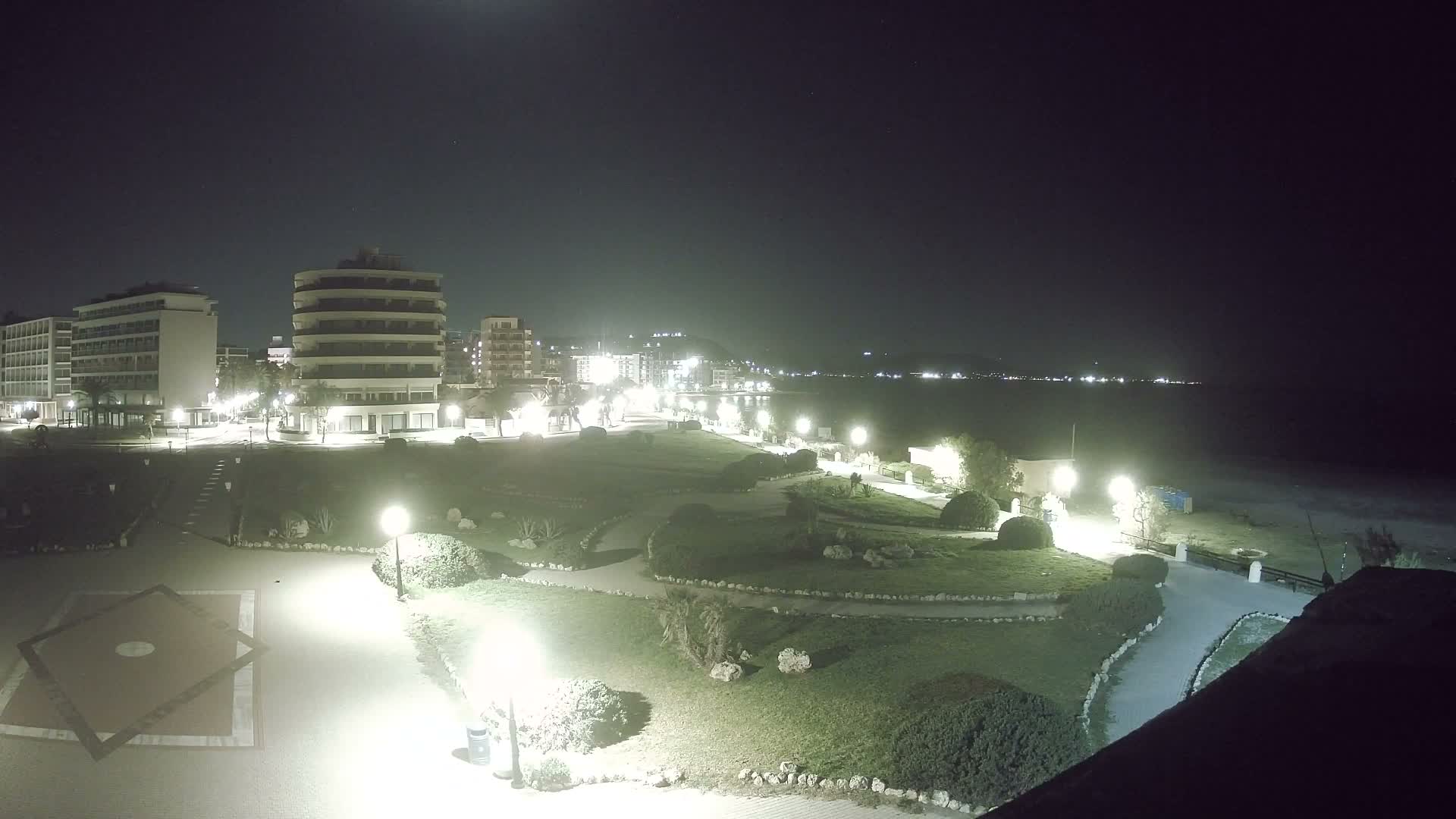 Rhodes, Paralia Elli Beach & Platia Enidriou Plaza Live Cam - Elli Beach, Rhodes (Ródos), Dodacanese, South Aegean (Periféreia Notíou Aigaíou), Greece