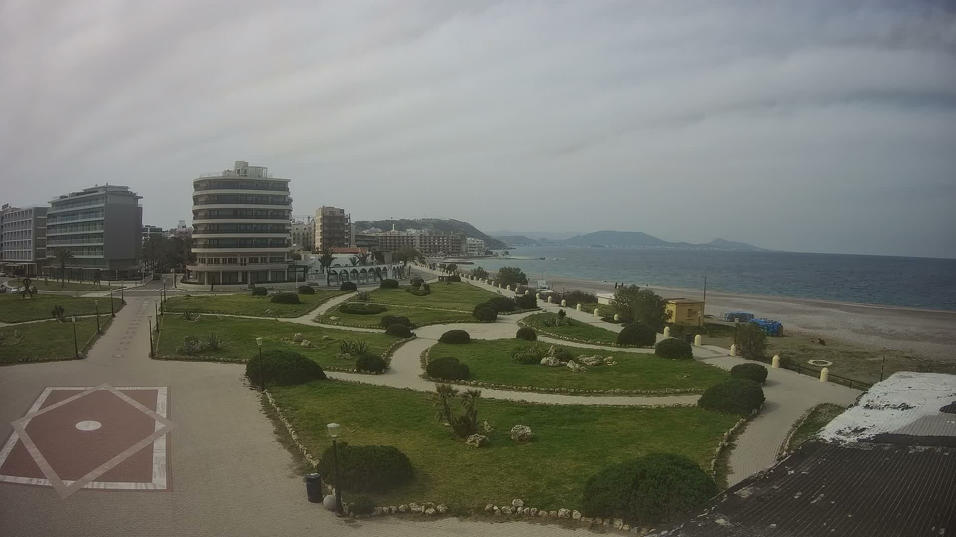 Rhodes, Paralia Elli Beach & Platia Enidriou Plaza Live Cam - Elli Beach, Rhodes (Ródos), Dodacanese, South Aegean (Periféreia Notíou Aigaíou), Greece