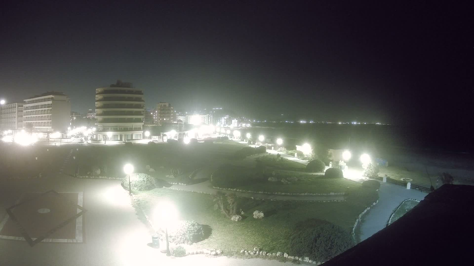 Rhodes, Paralia Elli Beach & Platia Enidriou Plaza Live Cam - Elli Beach, Rhodes (Ródos), Dodacanese, South Aegean (Periféreia Notíou Aigaíou), Greece