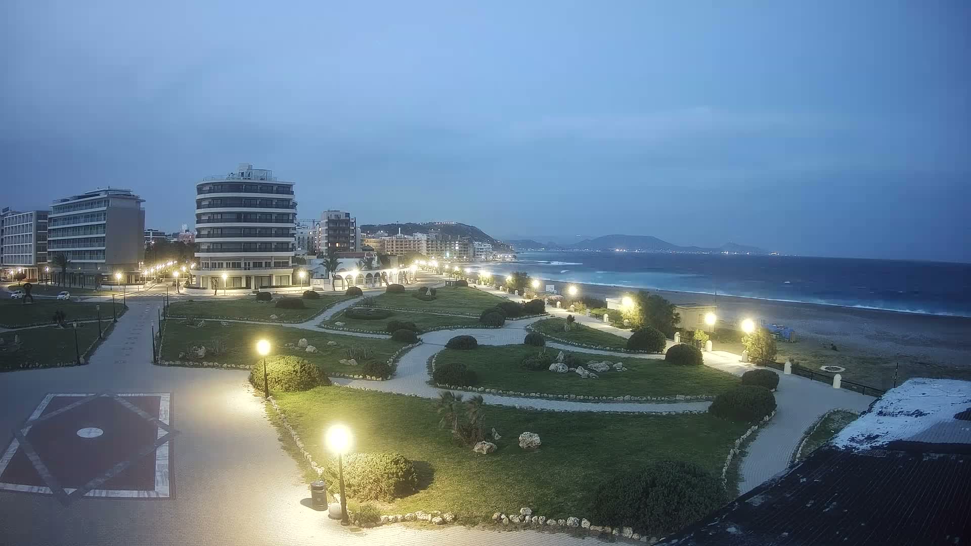 Rhodes, Paralia Elli Beach & Platia Enidriou Plaza Live Cam - Elli Beach, Rhodes (Ródos), Dodacanese, South Aegean (Periféreia Notíou Aigaíou), Greece