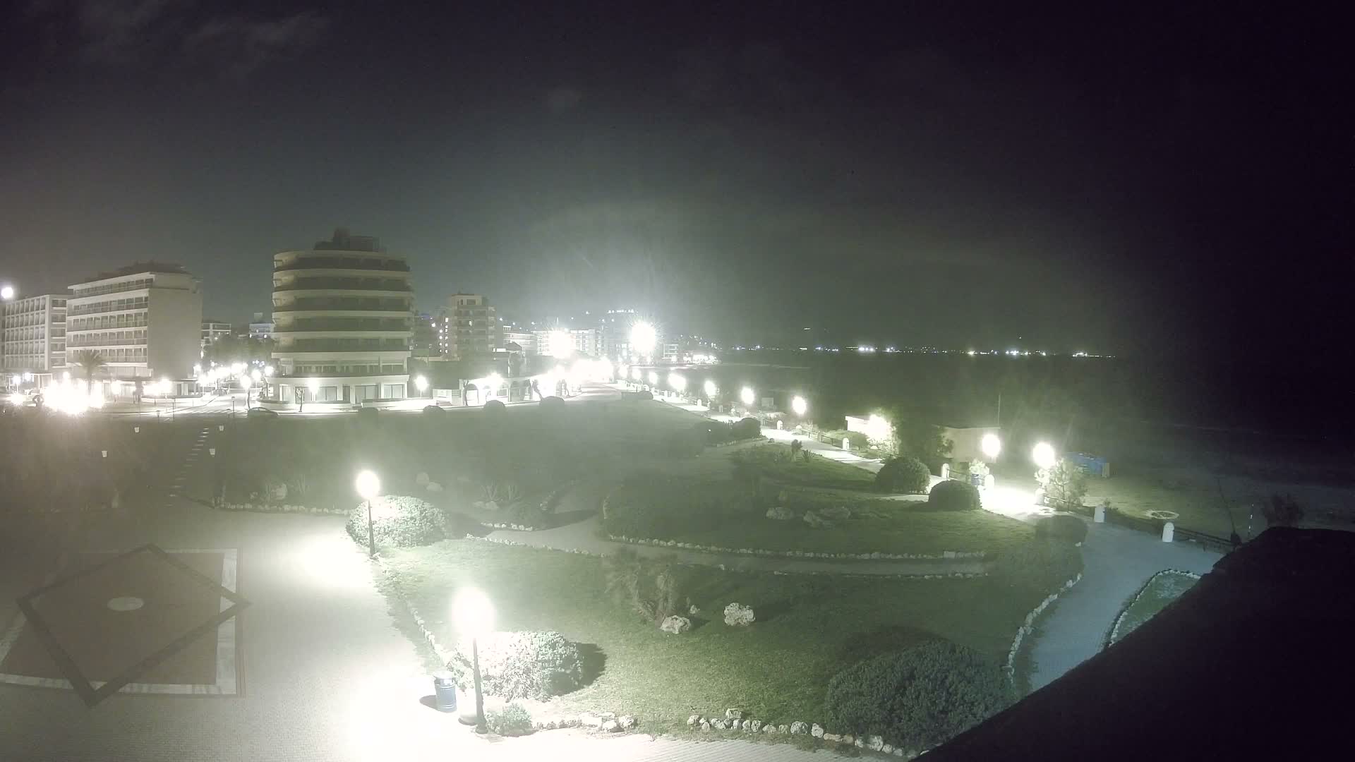 Rhodes, Paralia Elli Beach & Platia Enidriou Plaza Live Cam - Elli Beach, Rhodes (Ródos), Dodacanese, South Aegean (Periféreia Notíou Aigaíou), Greece