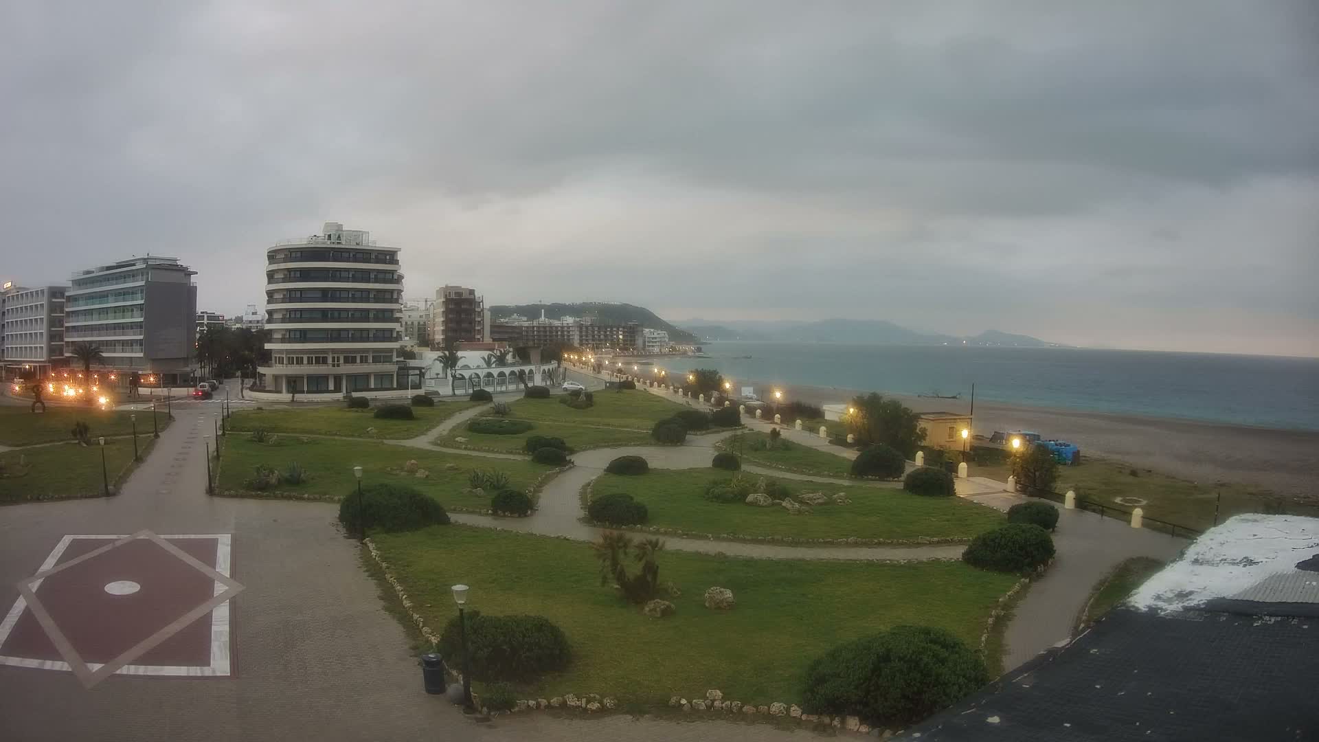 Rhodes, Paralia Elli Beach & Platia Enidriou Plaza Live Cam - Elli Beach, Rhodes (Ródos), Dodacanese, South Aegean (Periféreia Notíou Aigaíou), Greece