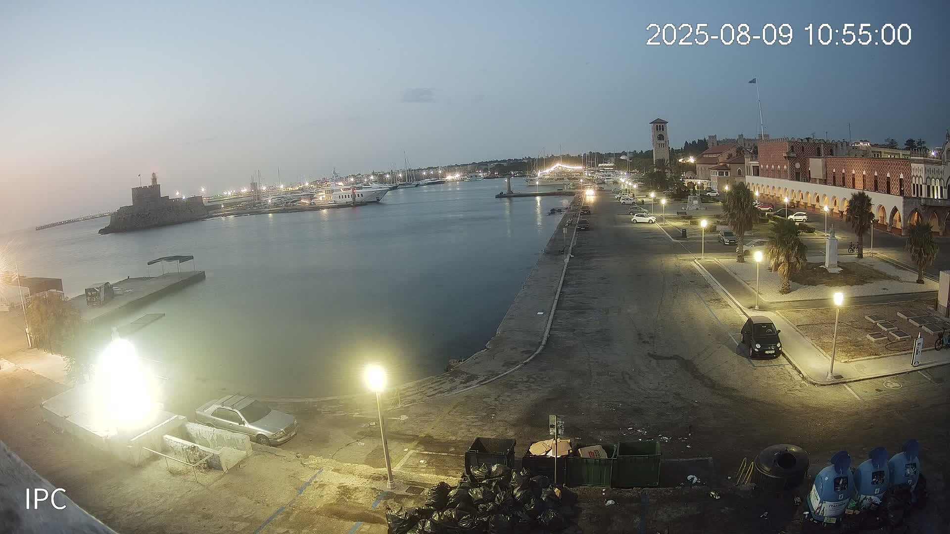 Rhodes, Colossus of Rhodes (Kolossos tis Ródou)- Mandraki Rhodes Marina & Platia Antinavarchou Perikli Ioannidi Plaza Live Cam - Rhodes (Ródos), Dodacanese, South Aegean (Periféreia Notíou Aigaíou), Greece 