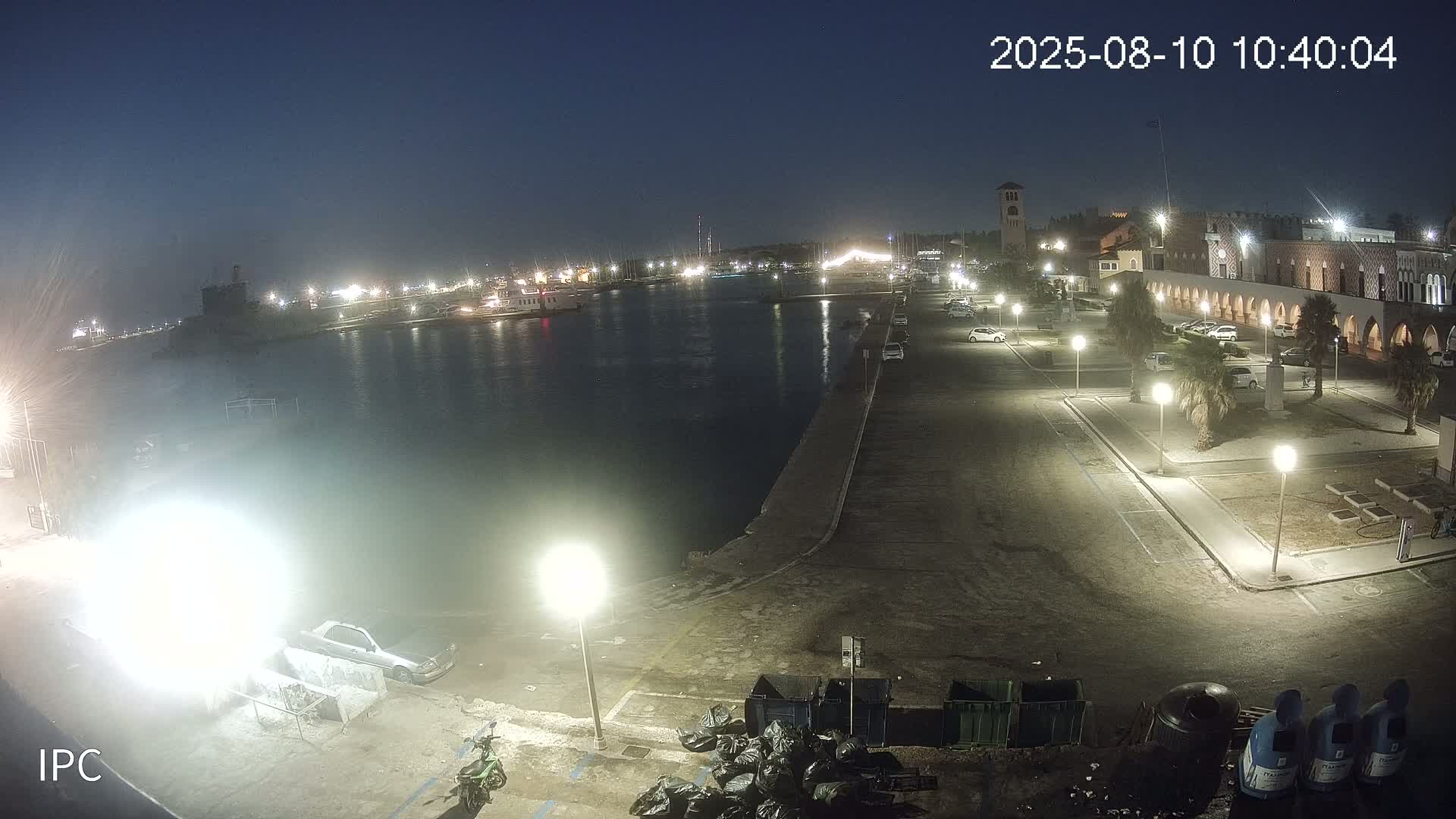 Rhodes, Colossus of Rhodes (Kolossos tis Ródou)- Mandraki Rhodes Marina & Platia Antinavarchou Perikli Ioannidi Plaza Live Cam - Rhodes (Ródos), Dodacanese, South Aegean (Periféreia Notíou Aigaíou), Greece 