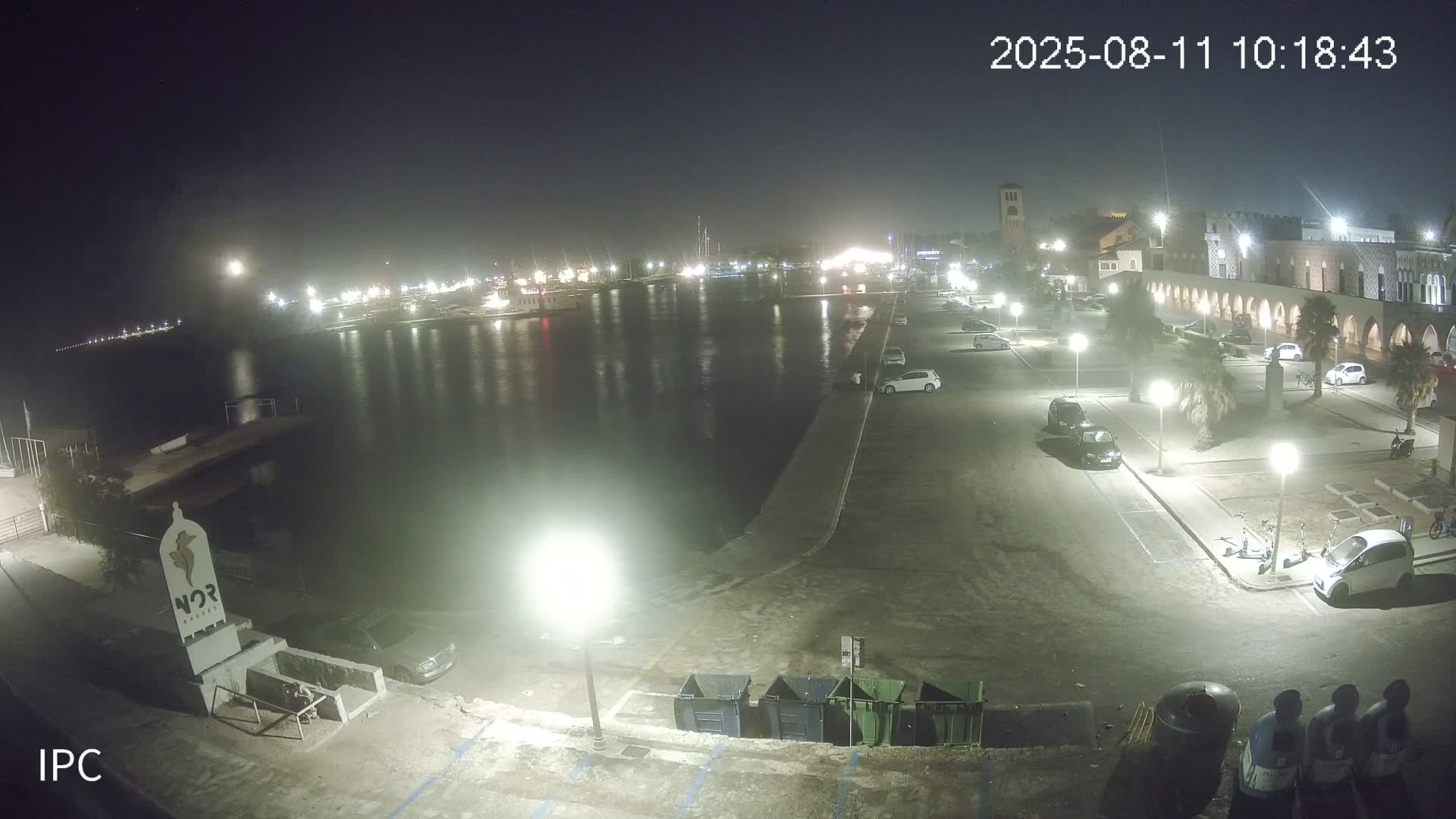 Rhodes, Colossus of Rhodes (Kolossos tis Ródou)- Mandraki Rhodes Marina & Platia Antinavarchou Perikli Ioannidi Plaza Live Cam - Rhodes (Ródos), Dodacanese, South Aegean (Periféreia Notíou Aigaíou), Greece 