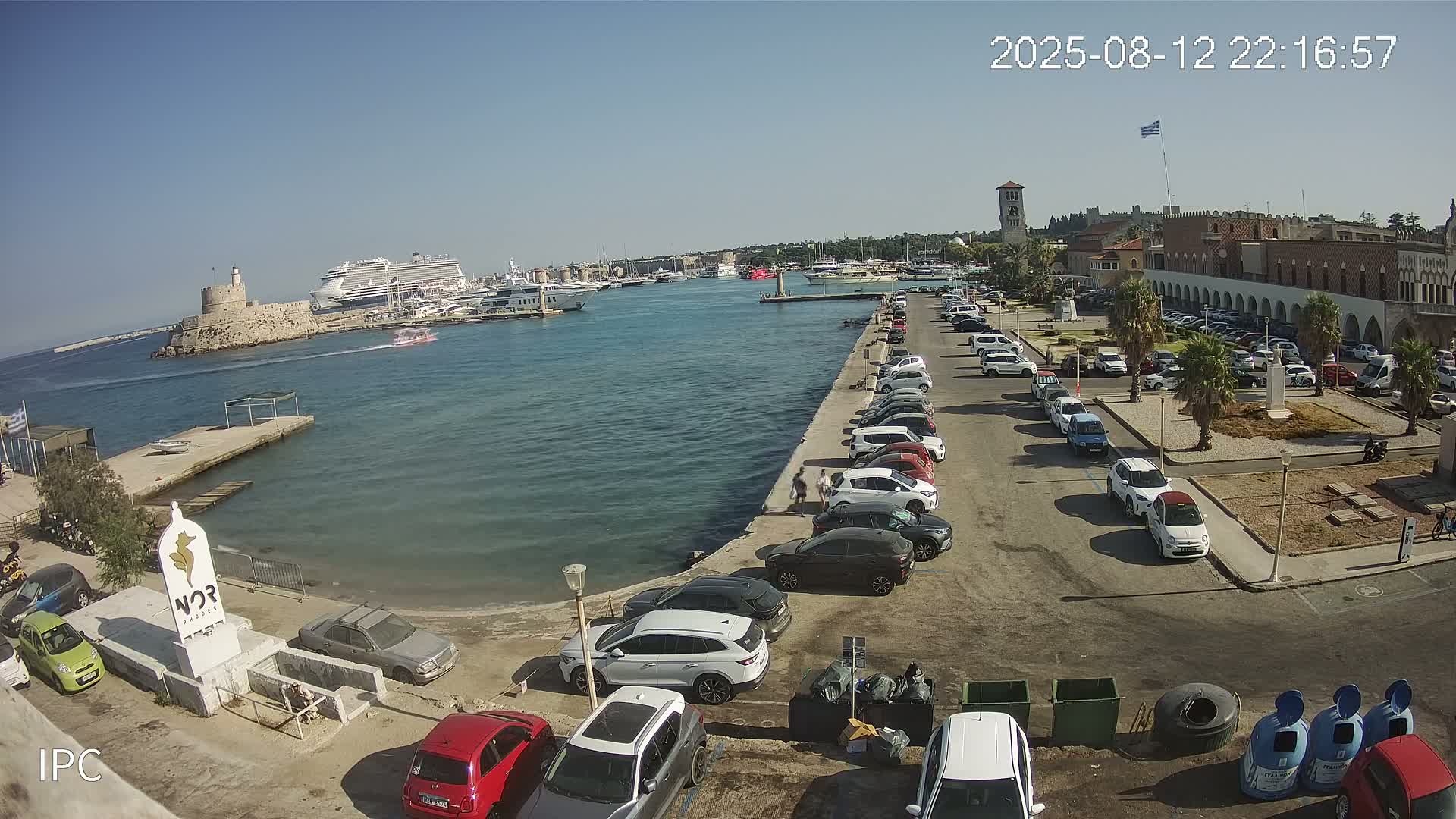 Rhodes, Colossus of Rhodes (Kolossos tis Ródou)- Mandraki Rhodes Marina & Platia Antinavarchou Perikli Ioannidi Plaza Live Cam - Rhodes (Ródos), Dodacanese, South Aegean (Periféreia Notíou Aigaíou), Greece 