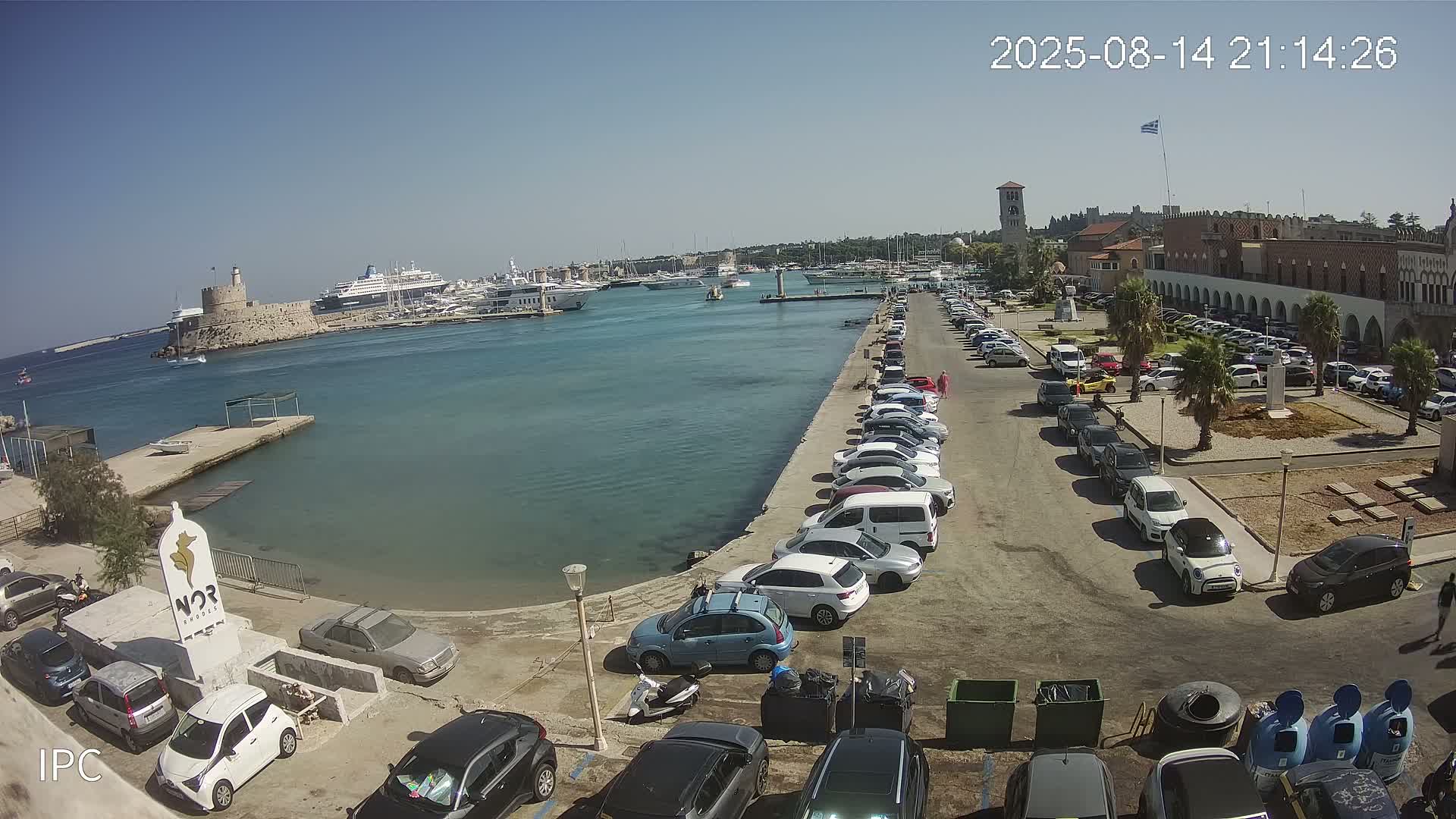Rhodes, Colossus of Rhodes (Kolossos tis Ródou)- Mandraki Rhodes Marina & Platia Antinavarchou Perikli Ioannidi Plaza Live Cam - Rhodes (Ródos), Dodacanese, South Aegean (Periféreia Notíou Aigaíou), Greece 