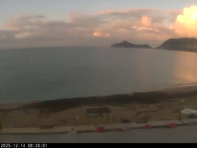 Corfu, Paralia Agios Georgios Beach Live Cam - San George, Agious Georgious, North Corfu (Vóreia Kérkyra), Corfu (Kérkyra), Ionian Islands (Periféreia Ioníon Níson), Greece