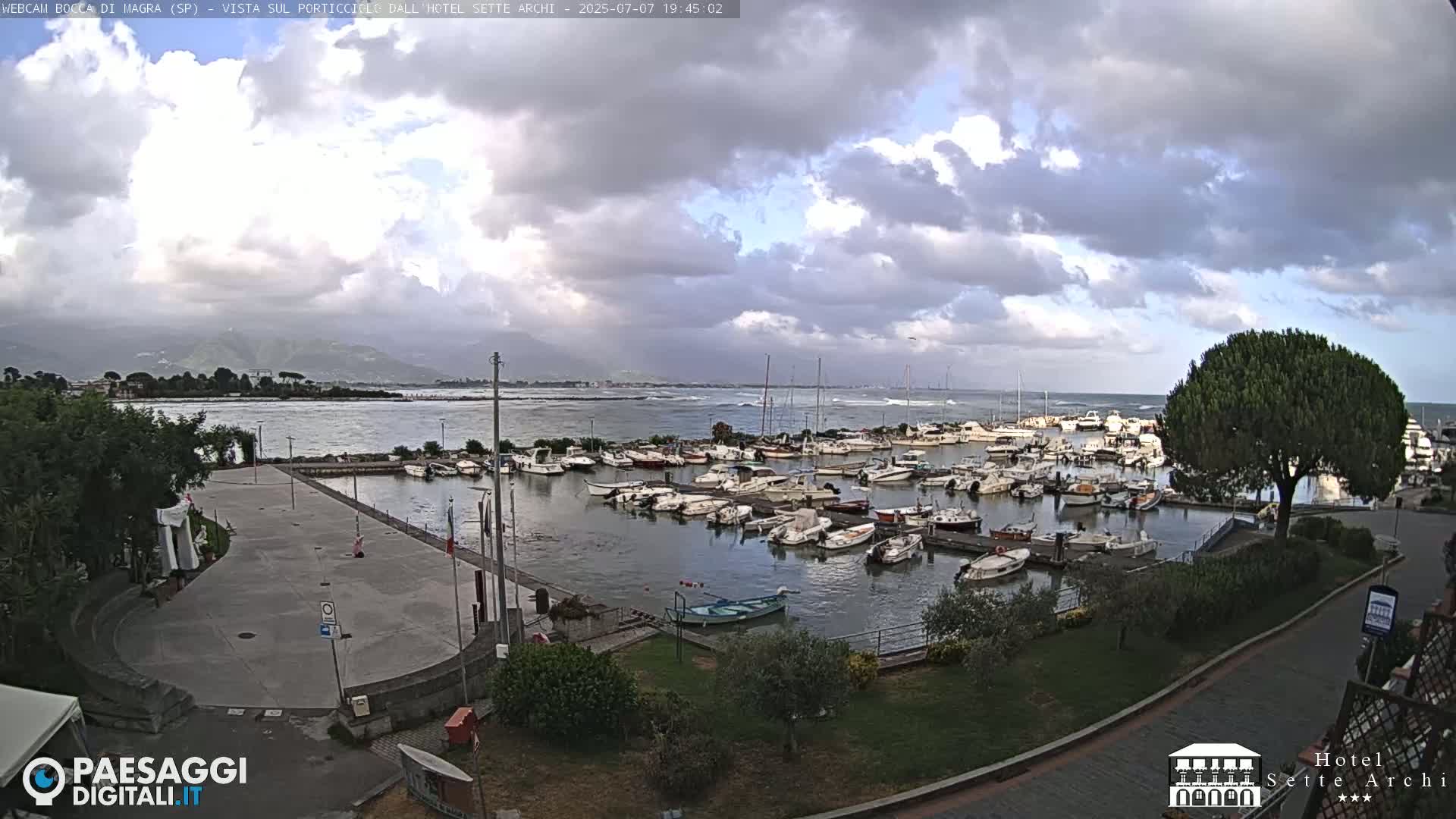  Bocca di Magra Harbor Live Cam - La Spezia, Liguria, Italy