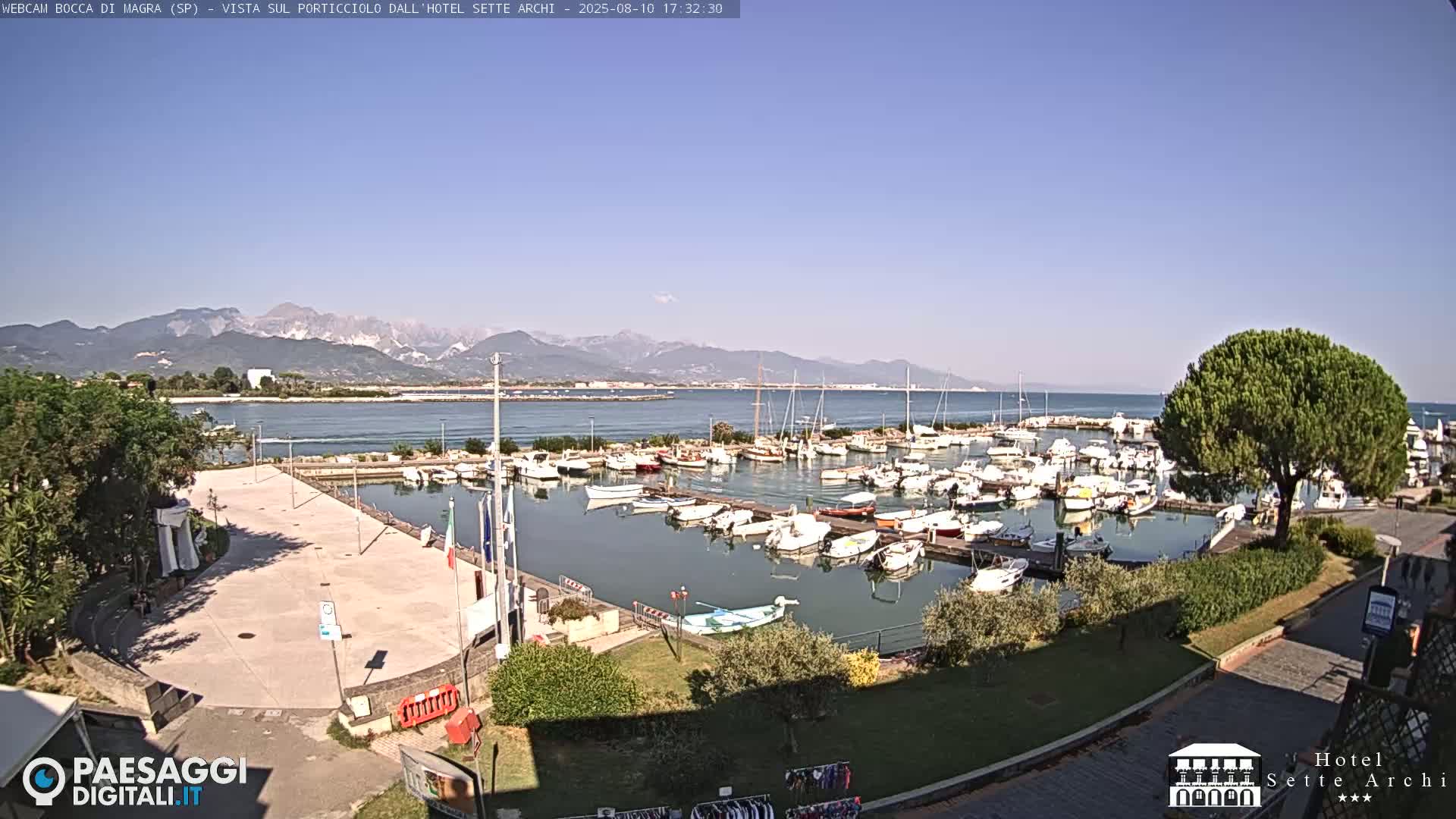  Bocca di Magra Harbor Live Cam - La Spezia, Liguria, Italy